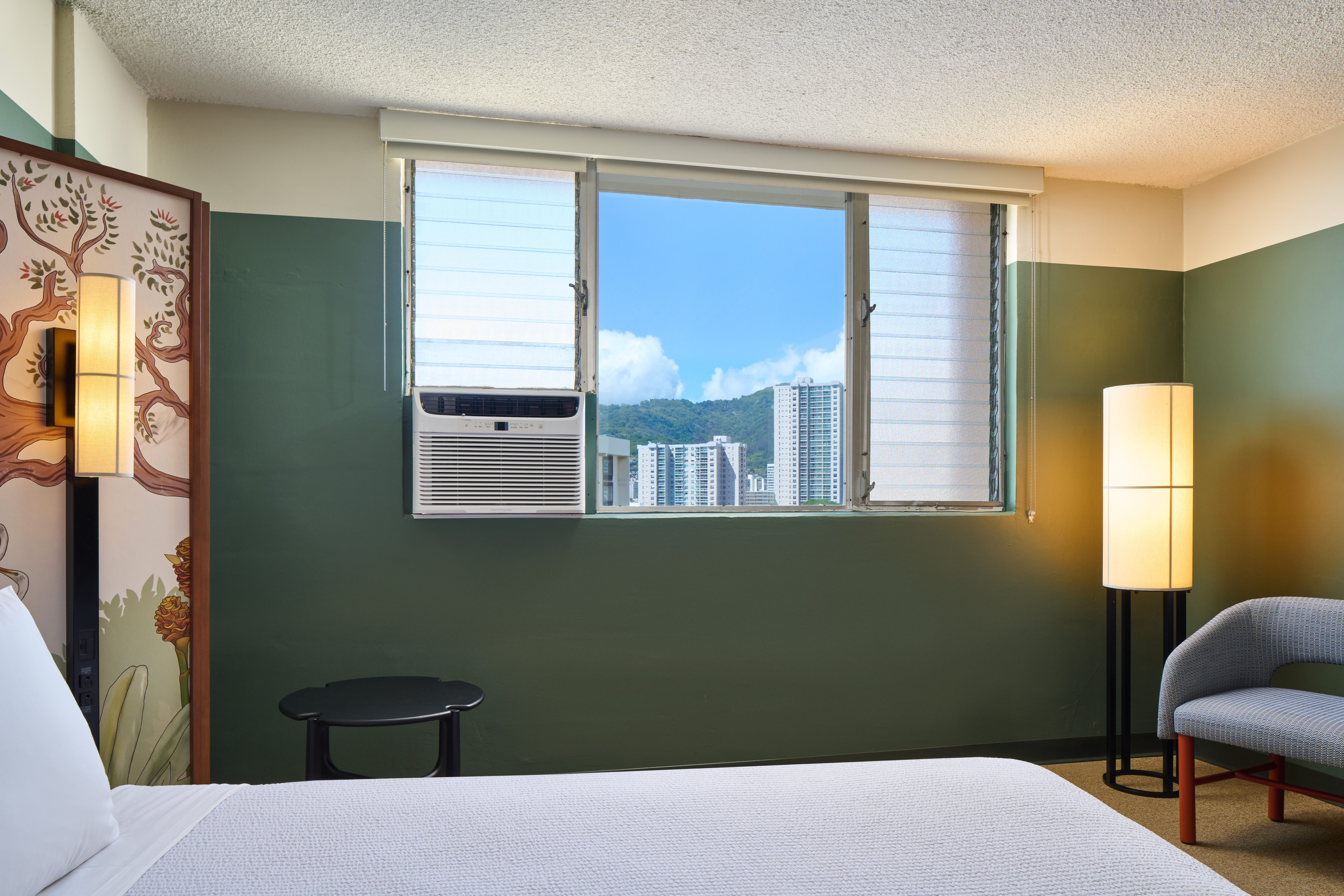 1151-005 高層階 キングベッド1台のお部屋一例