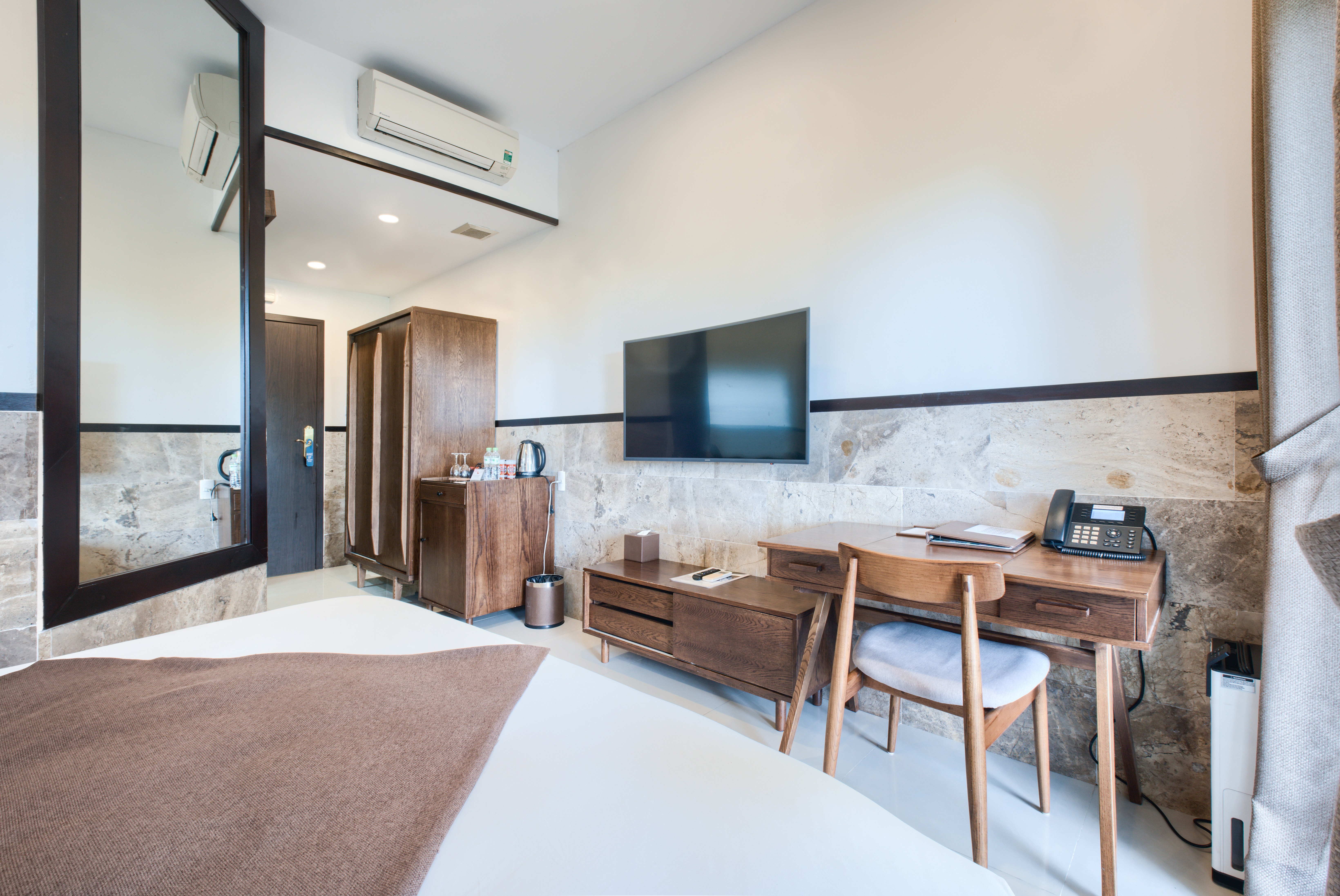 部分的な川の景色付きスーペリアキングルーム - 温泉込み