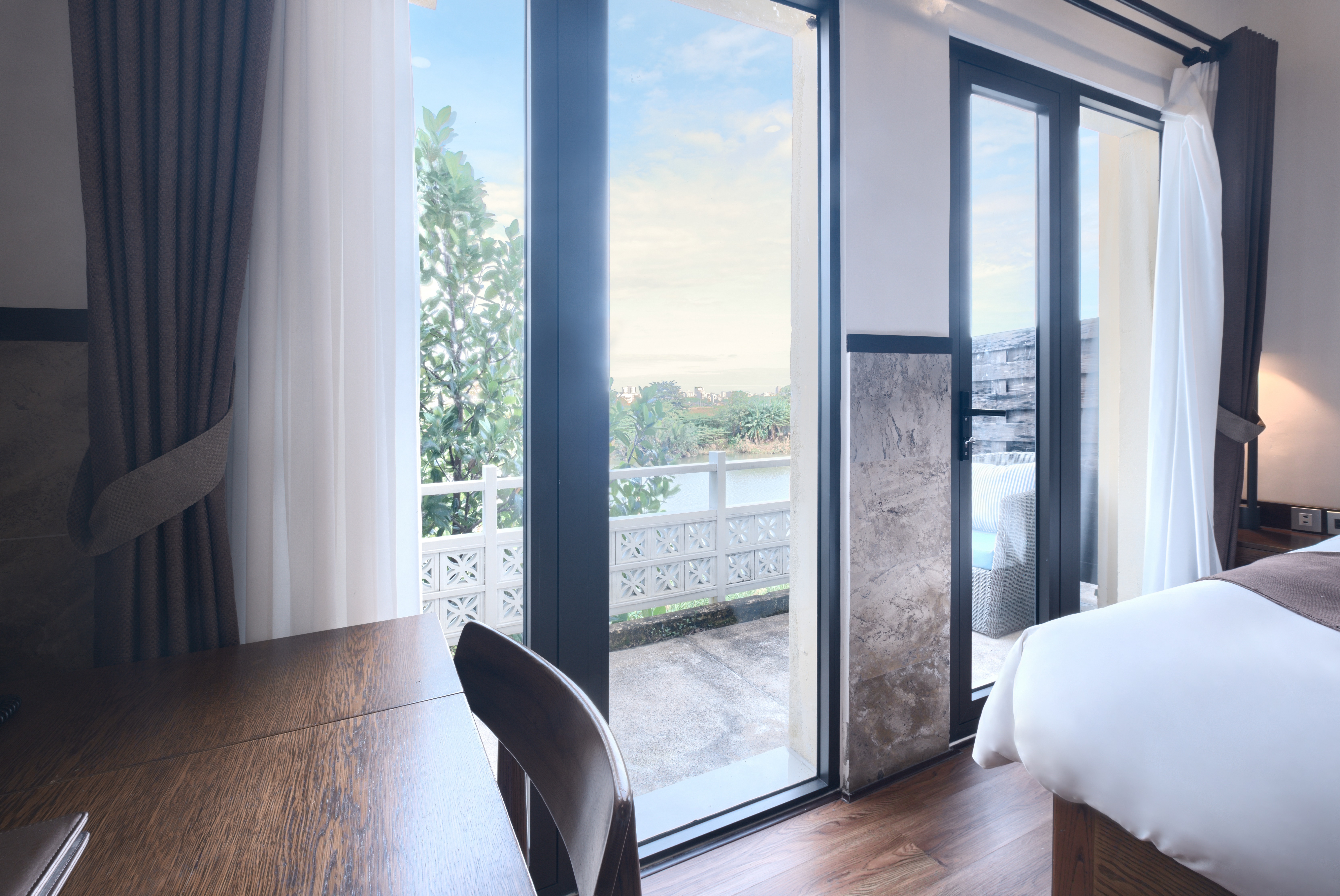 川の景色付きスーペリアキングルーム - 高層階 - 温泉込み