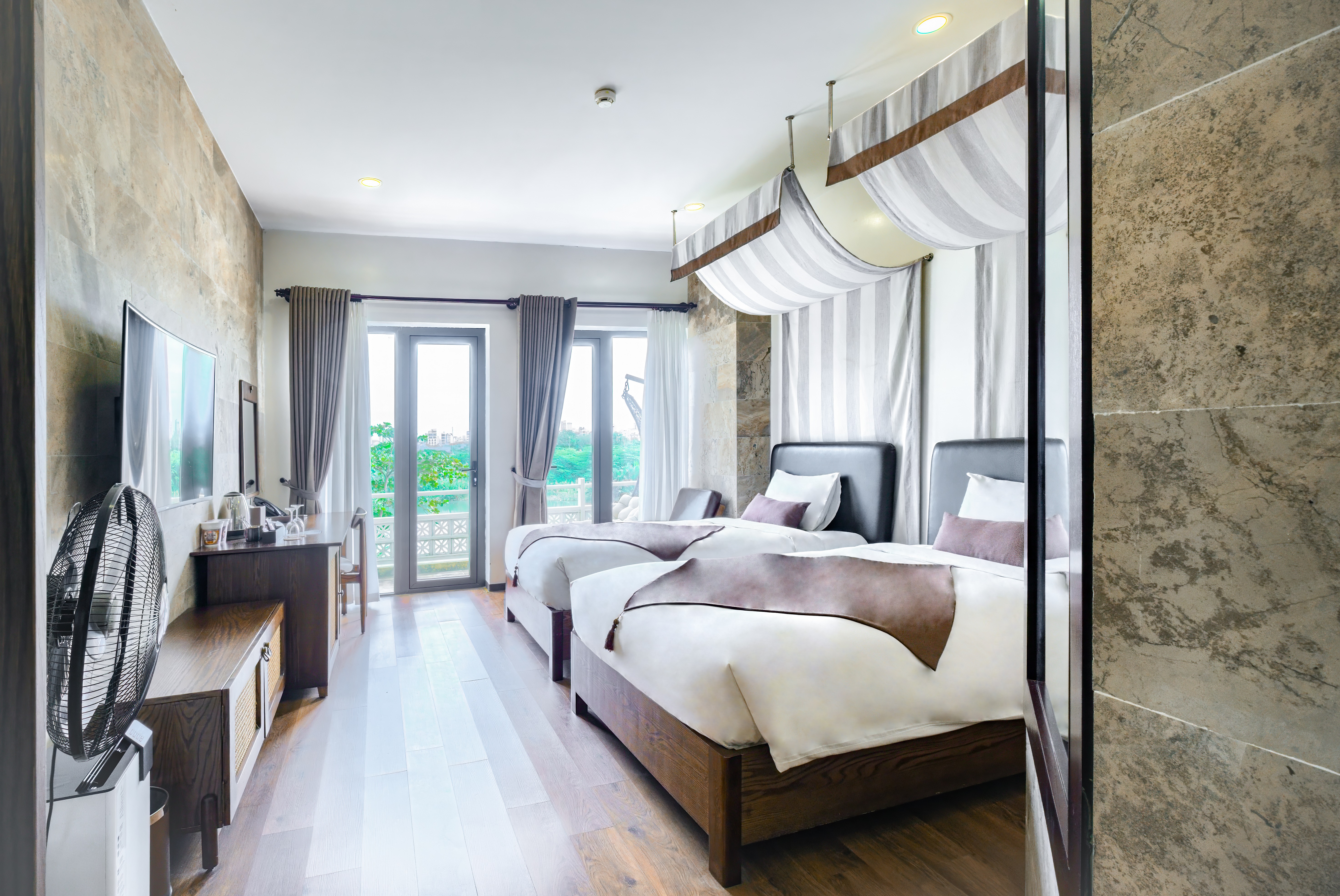 川の景色付きデラックスツインルーム - 温泉込み