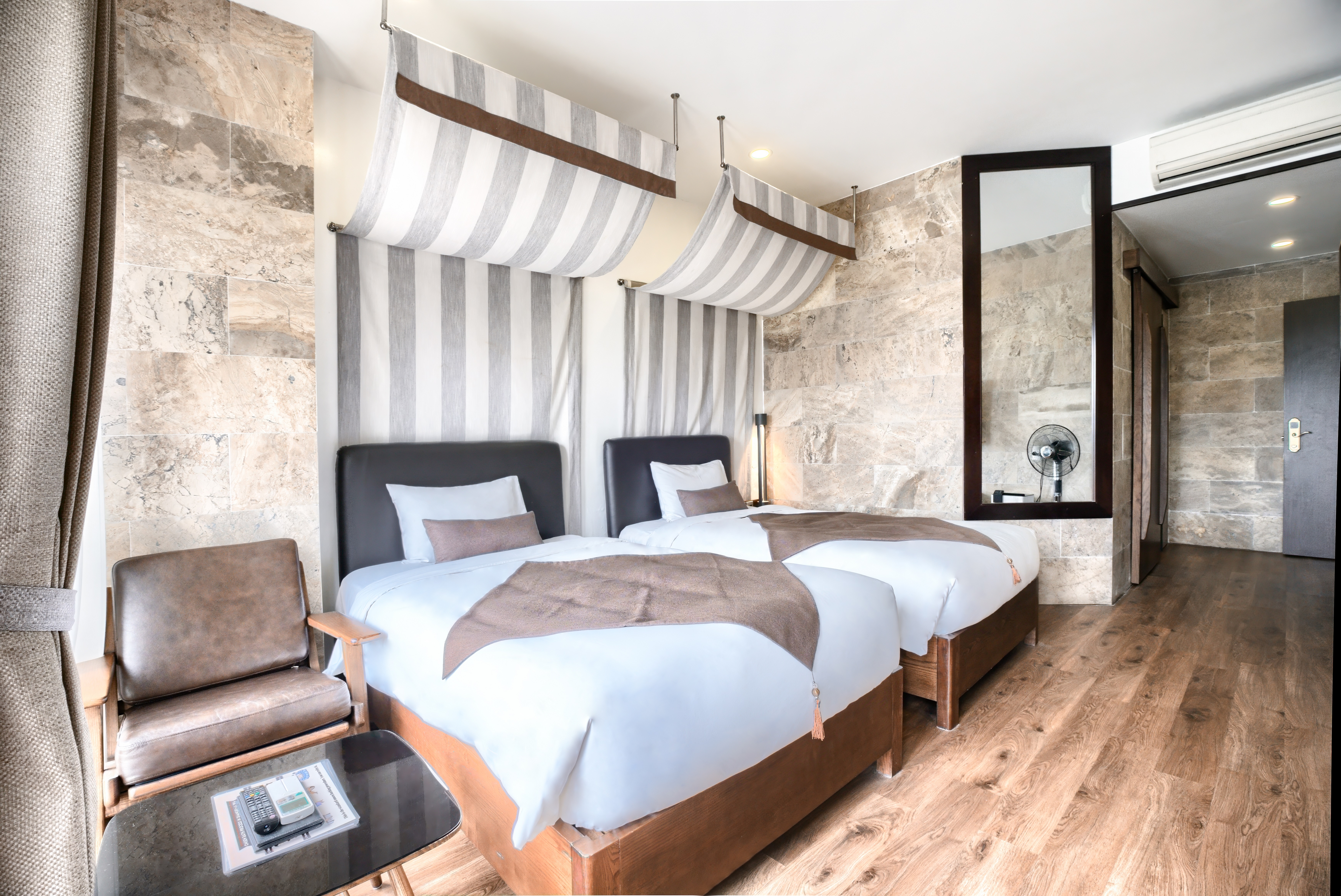 川の景色付きデラックスツインルーム - 温泉込み