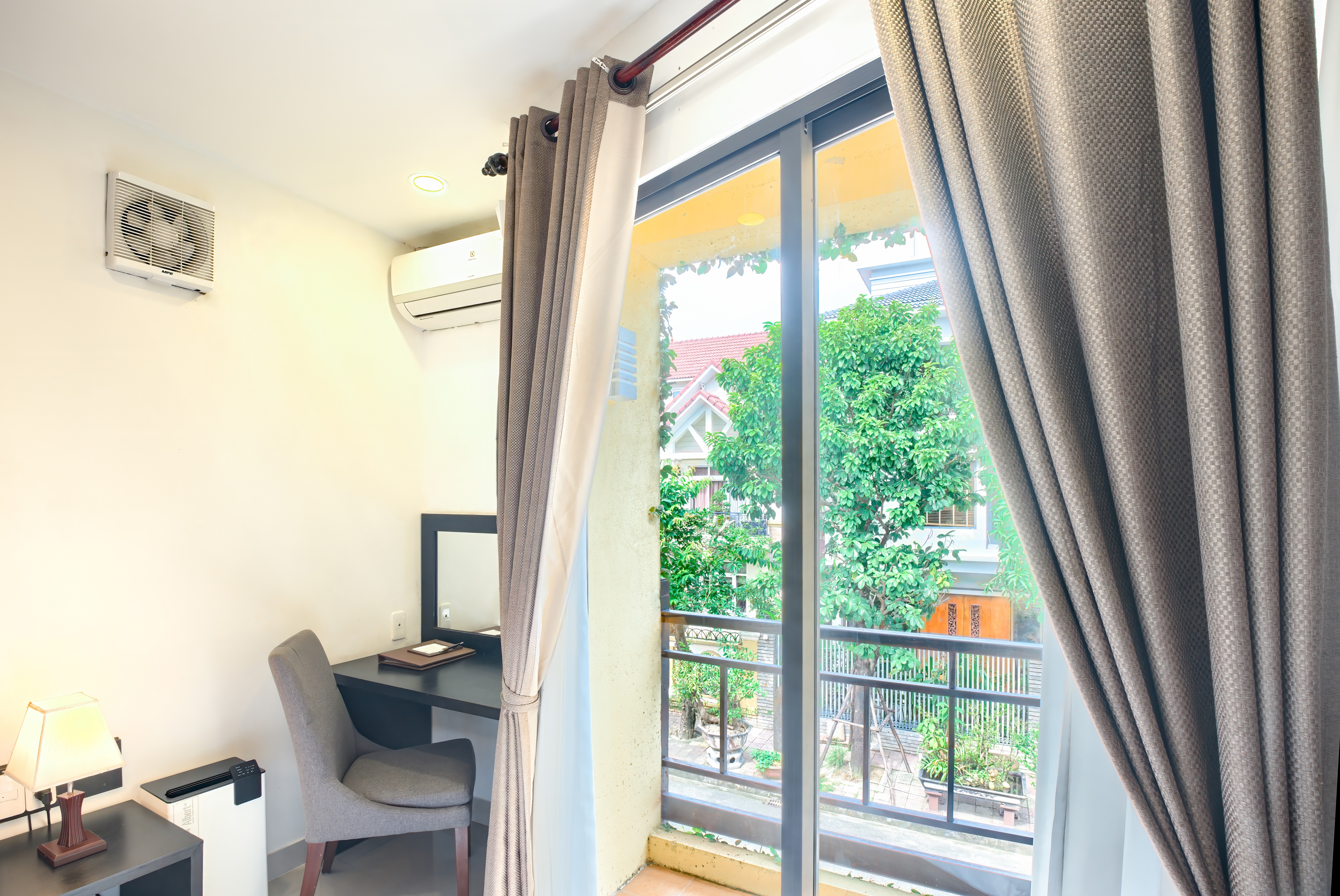 ストリートビュー付きデラックスキングルーム - 温泉込み