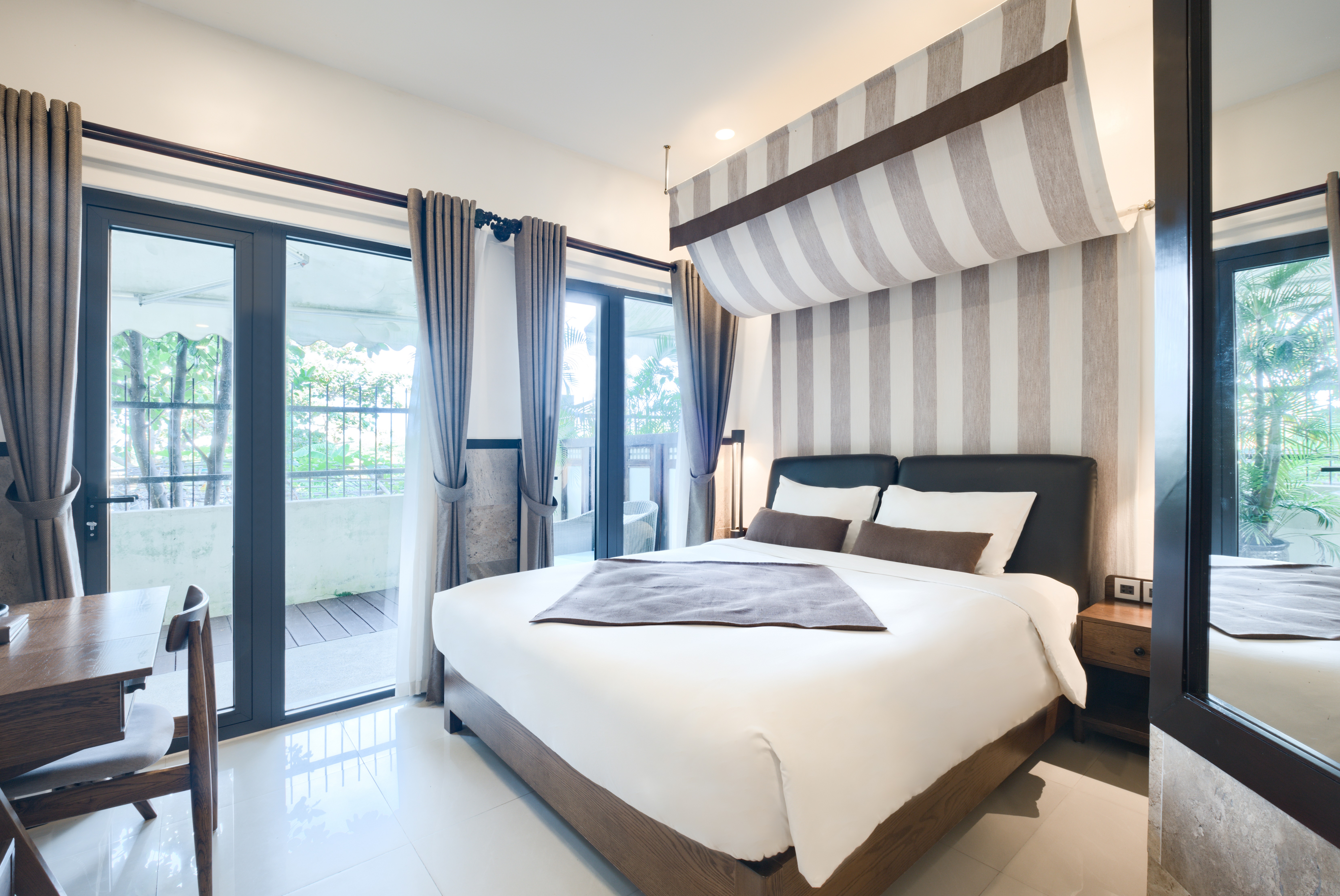 部分的な川の景色付きスーペリアキングルーム - 温泉込み