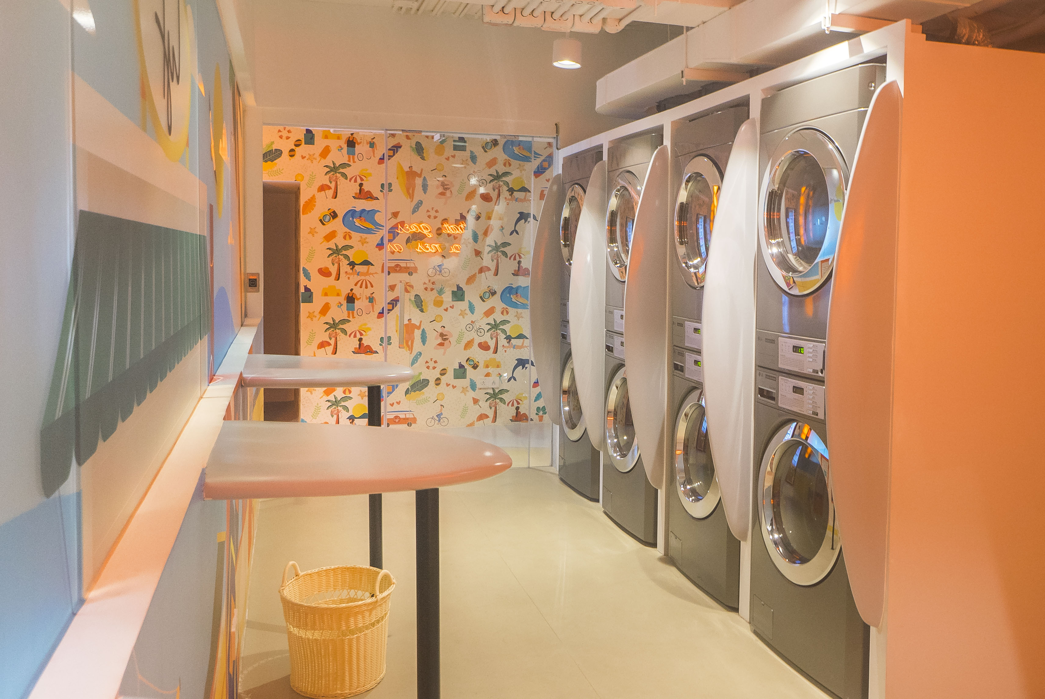 Wash and Hang ( Laundrette)