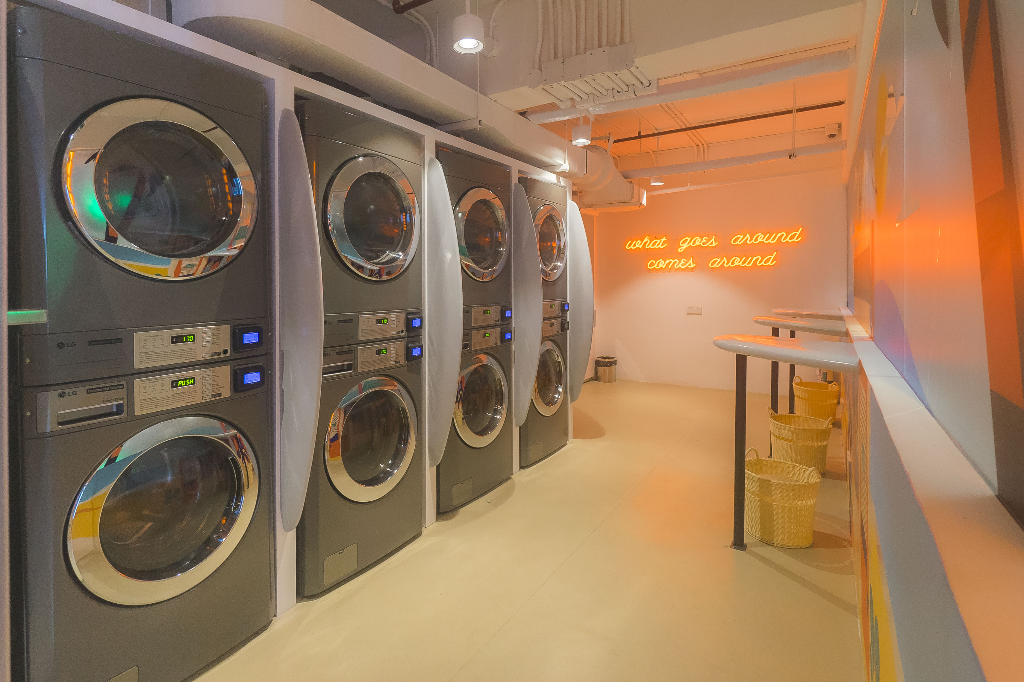 Wash and Hang ( Laundrette)