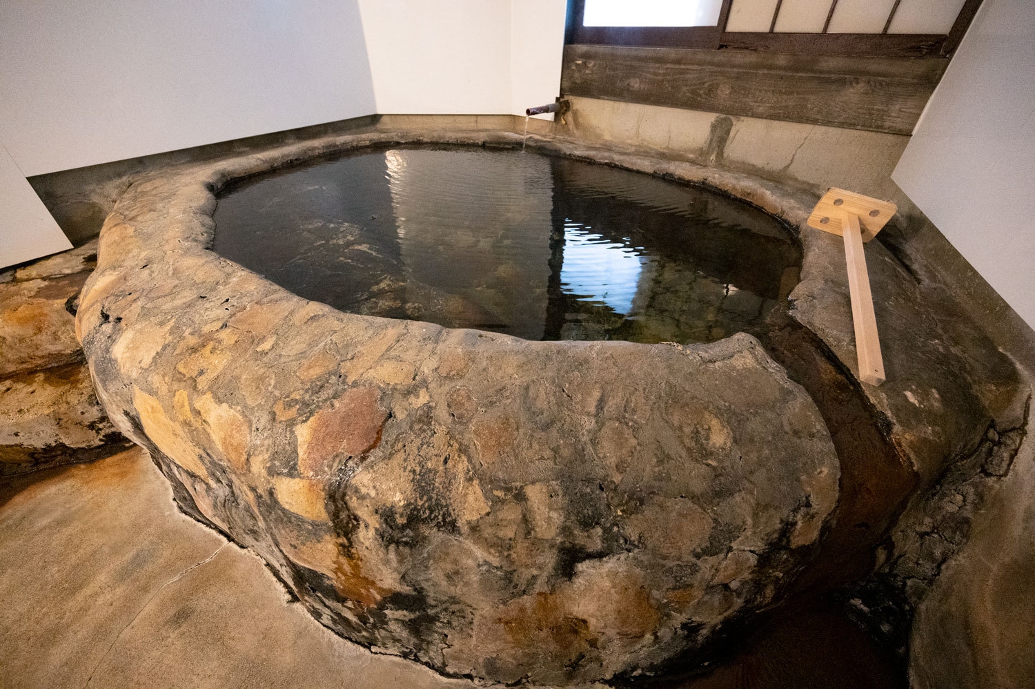 【21時までチェックインOK!】素泊りプラン 赤石湯・切石湯の2種のお風呂！昭和風の館内と温泉を堪能