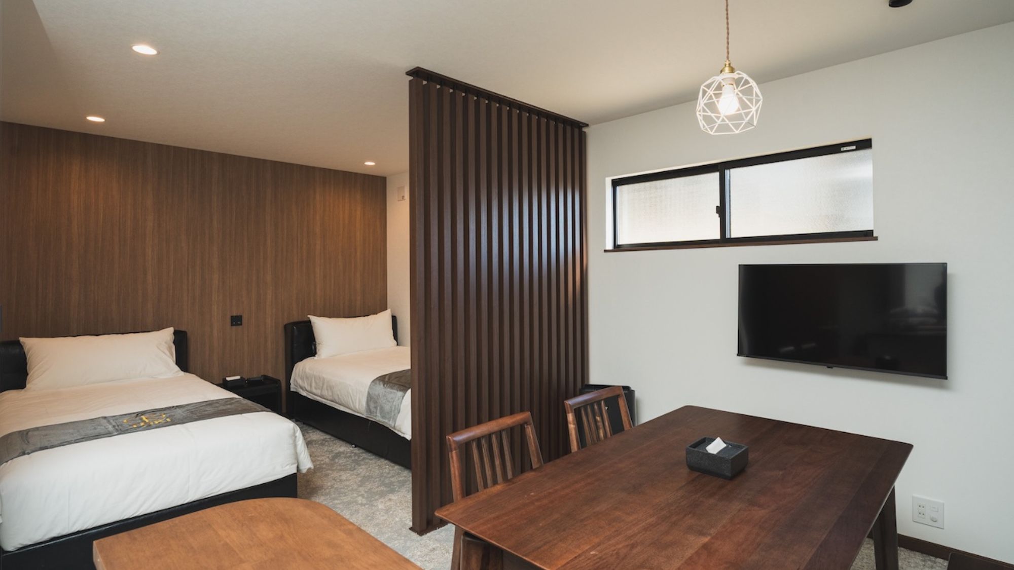 【ルーフトップヴィラ】1階ベッド＆ダイニング