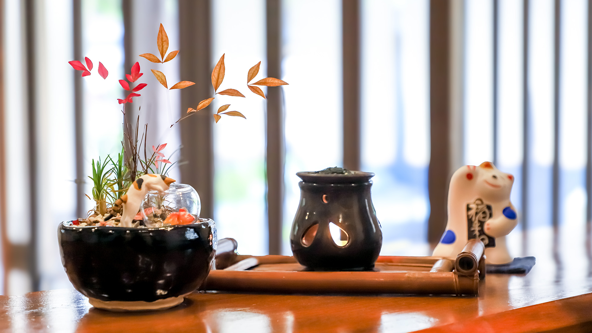 【施設備品】旅先での思い出が深まる四季折々の趣を取り入れた飾りつけの数々