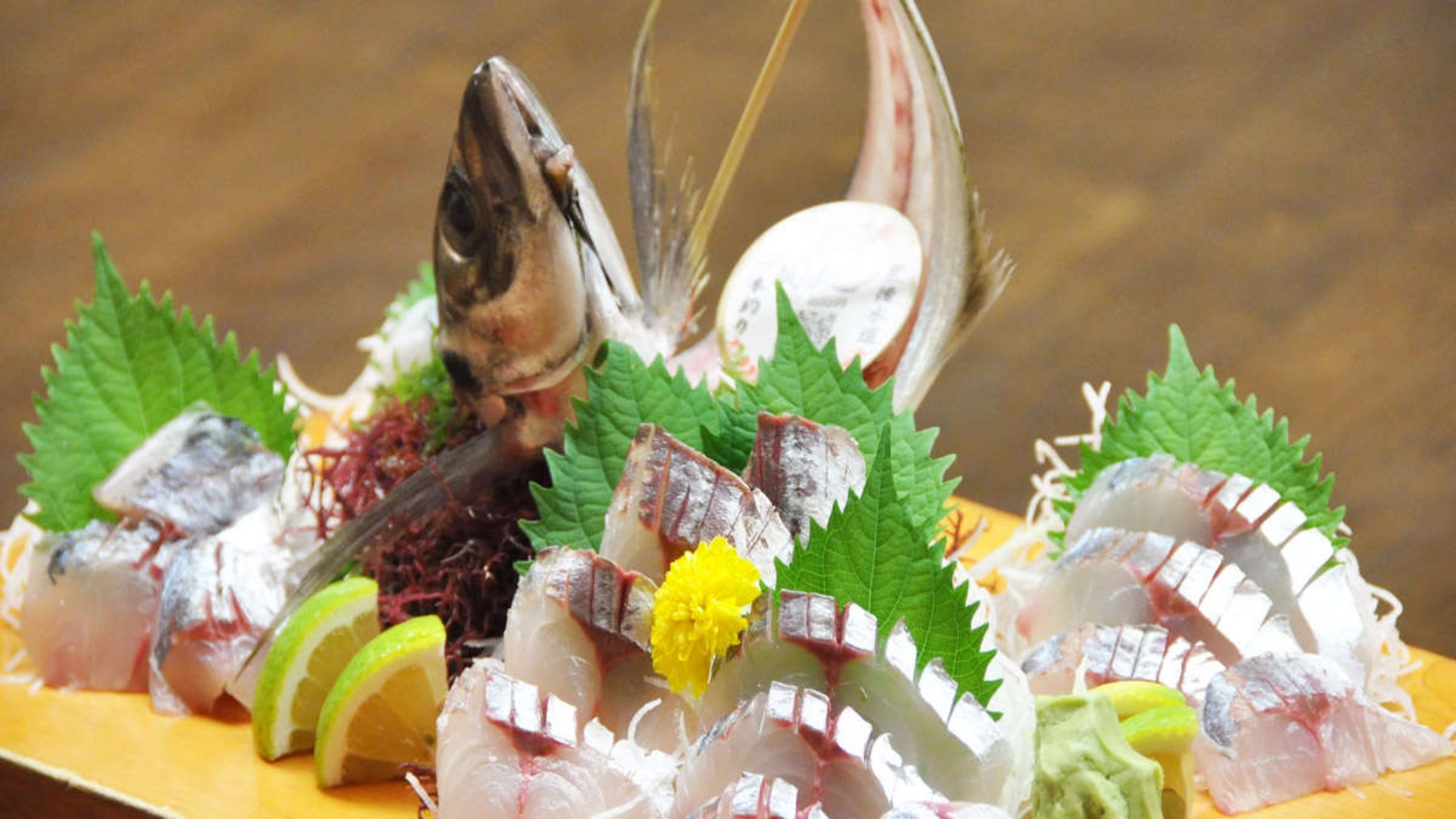 【関アジ】大分佐賀関から届く新鮮な関アジを丸ごと姿造りでご用意