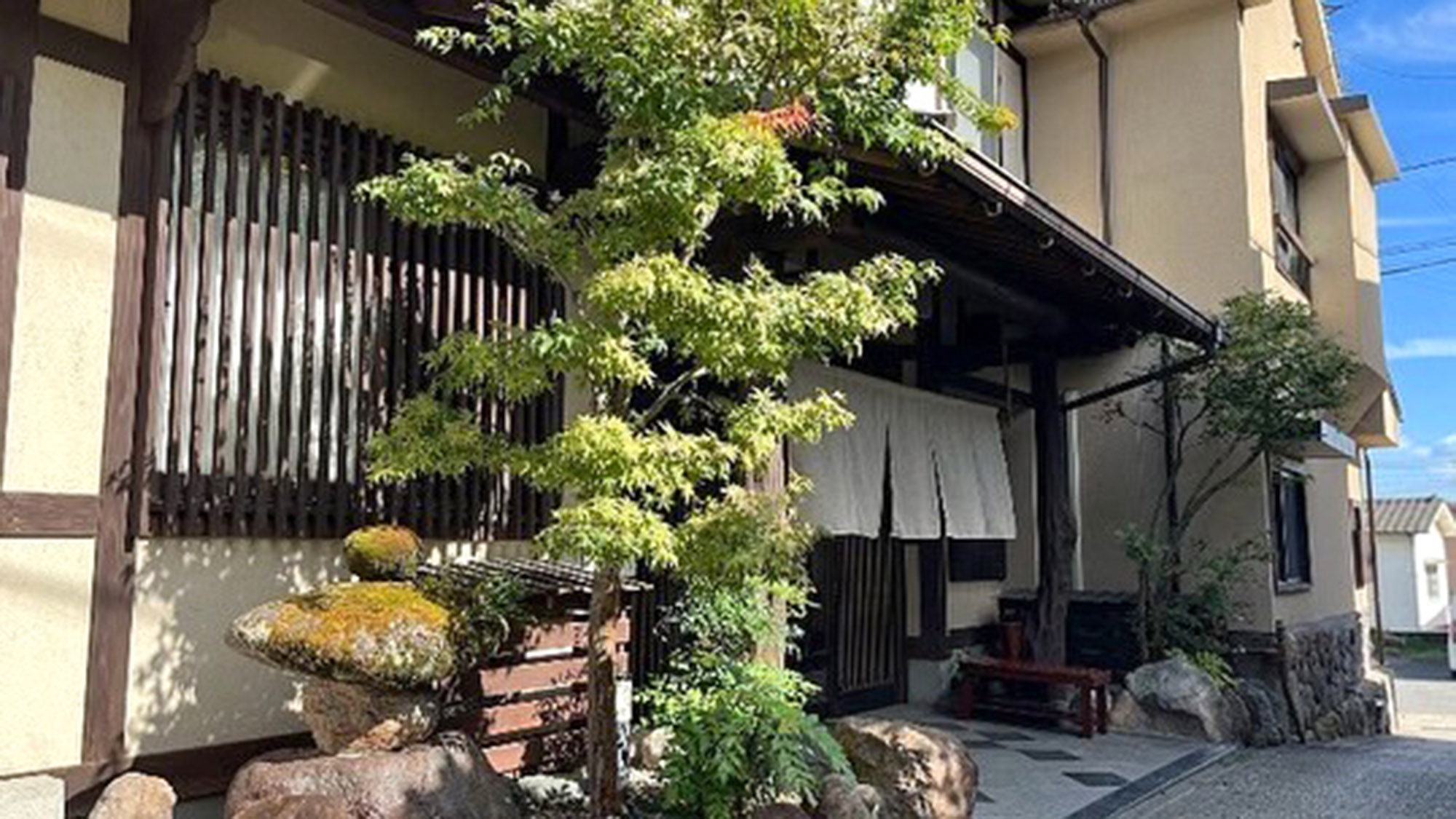 【外観】鉄輪のいで湯を貸切風呂で。関サバや関アジなど地元の味覚も堪能できます