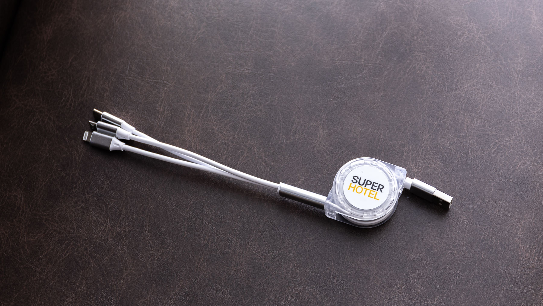 【客室備品】充電器