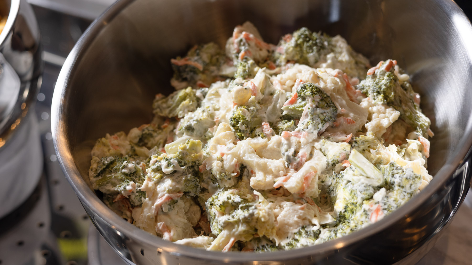 【無料朝食】手作りポテトサラダも嬉しい