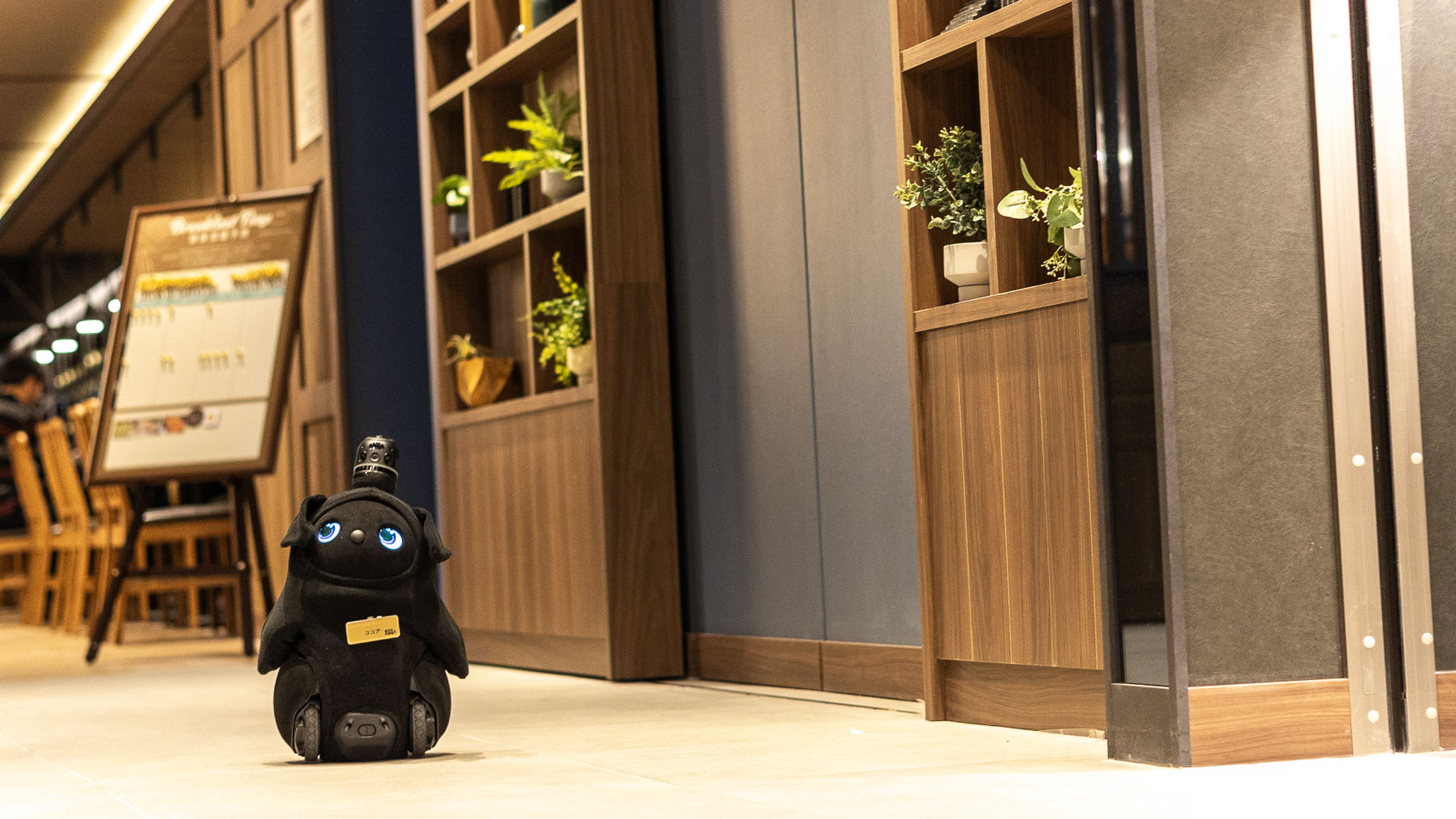 お出迎えロボット「ココアちゃん」