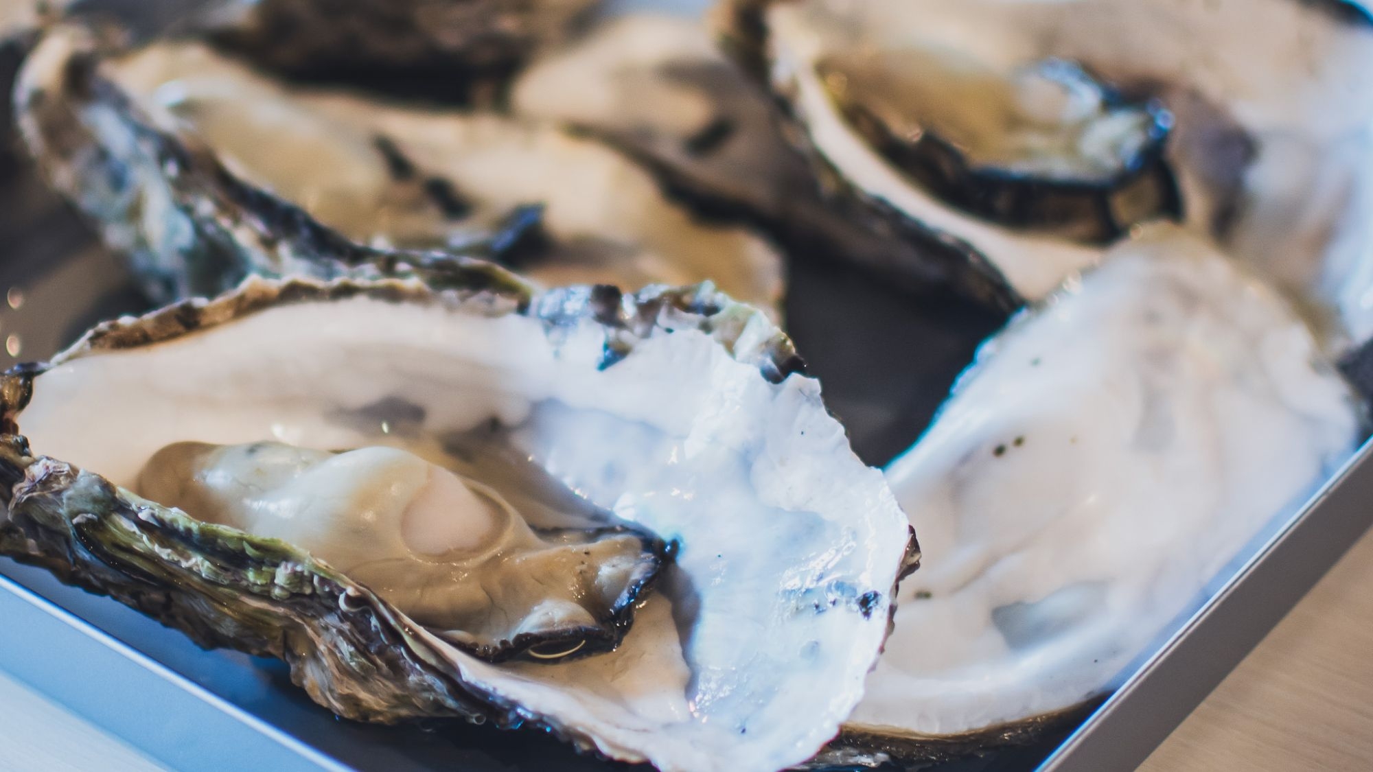 【期間限定】海の旨みを蒸す｜佐渡牡蠣カンカン焼を宿にお届けー古民家貸切サウナ＆露天風呂完備ー