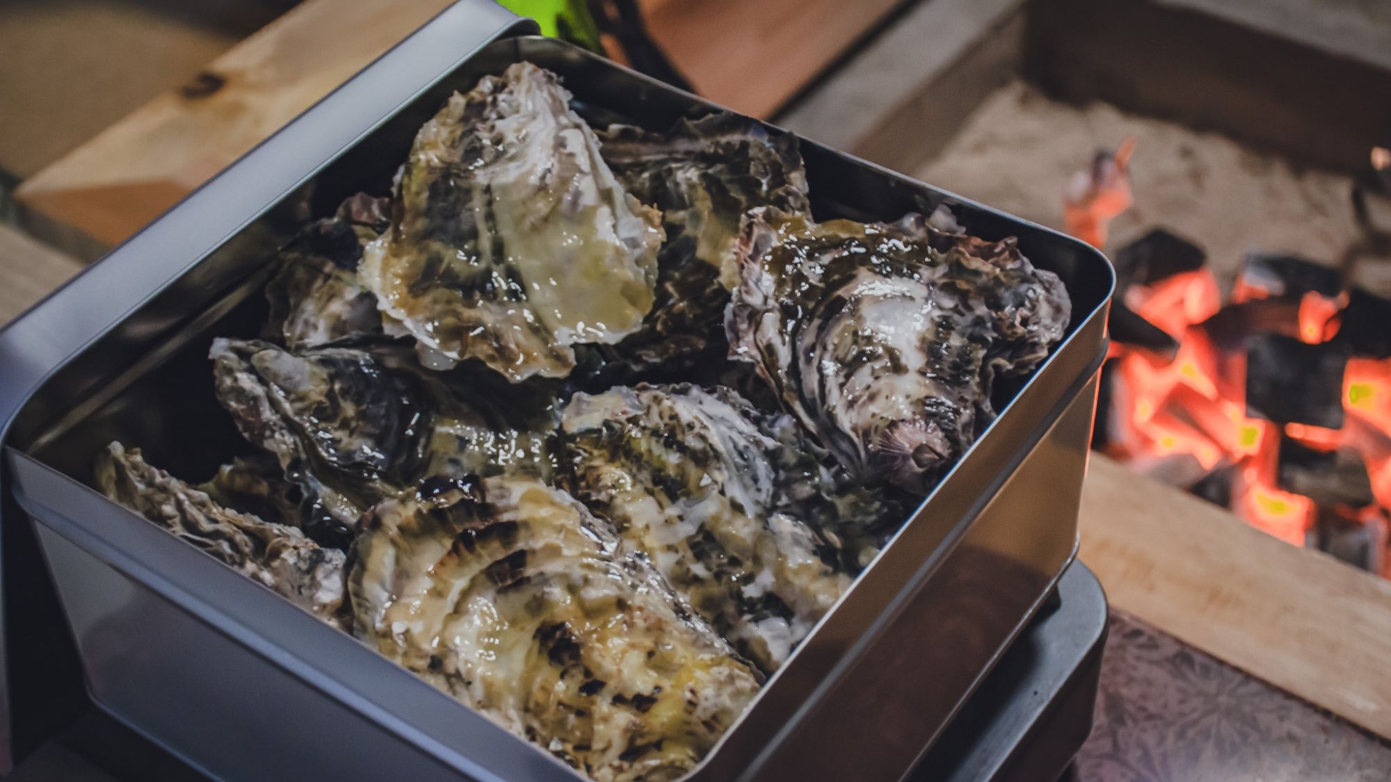 【贅沢体験】地元・佐渡のブリブリな牡蠣のカンカン焼きを宿にお届けー囲炉裏付き古民家貸切ー