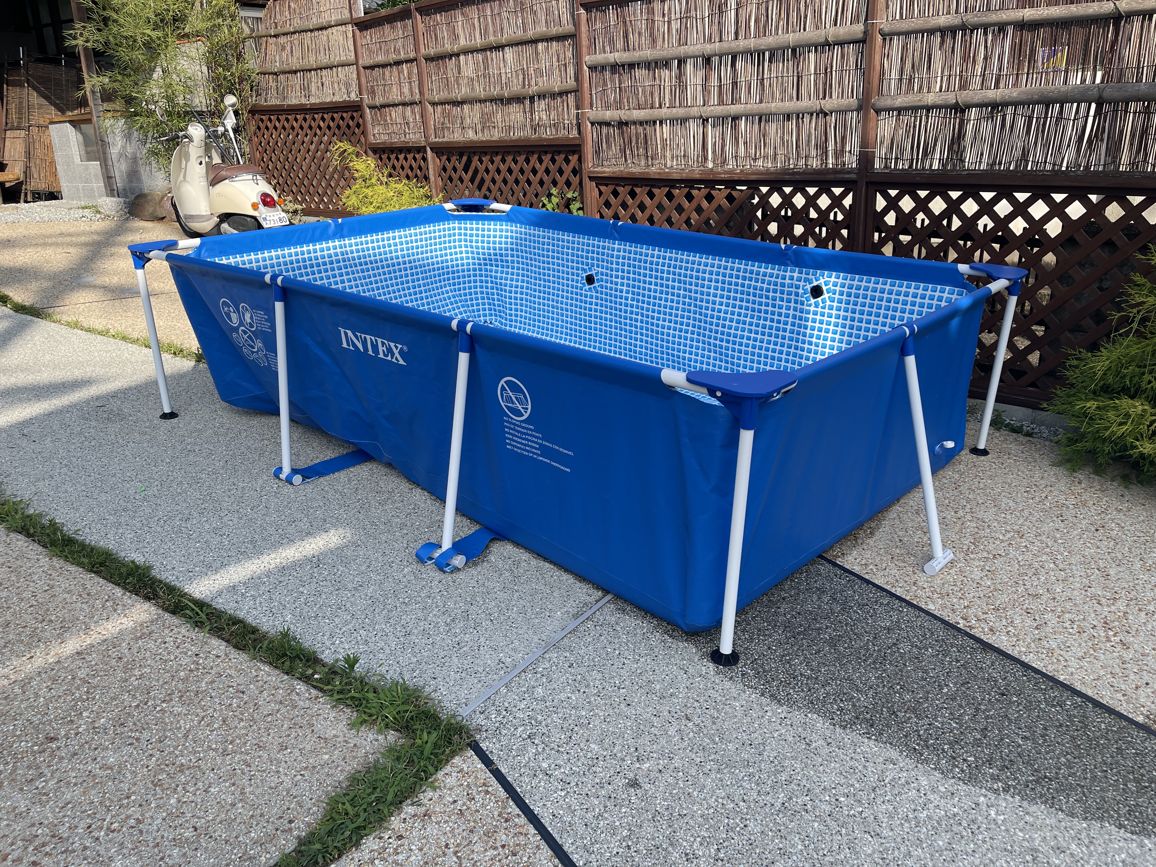 プール貸し出し中