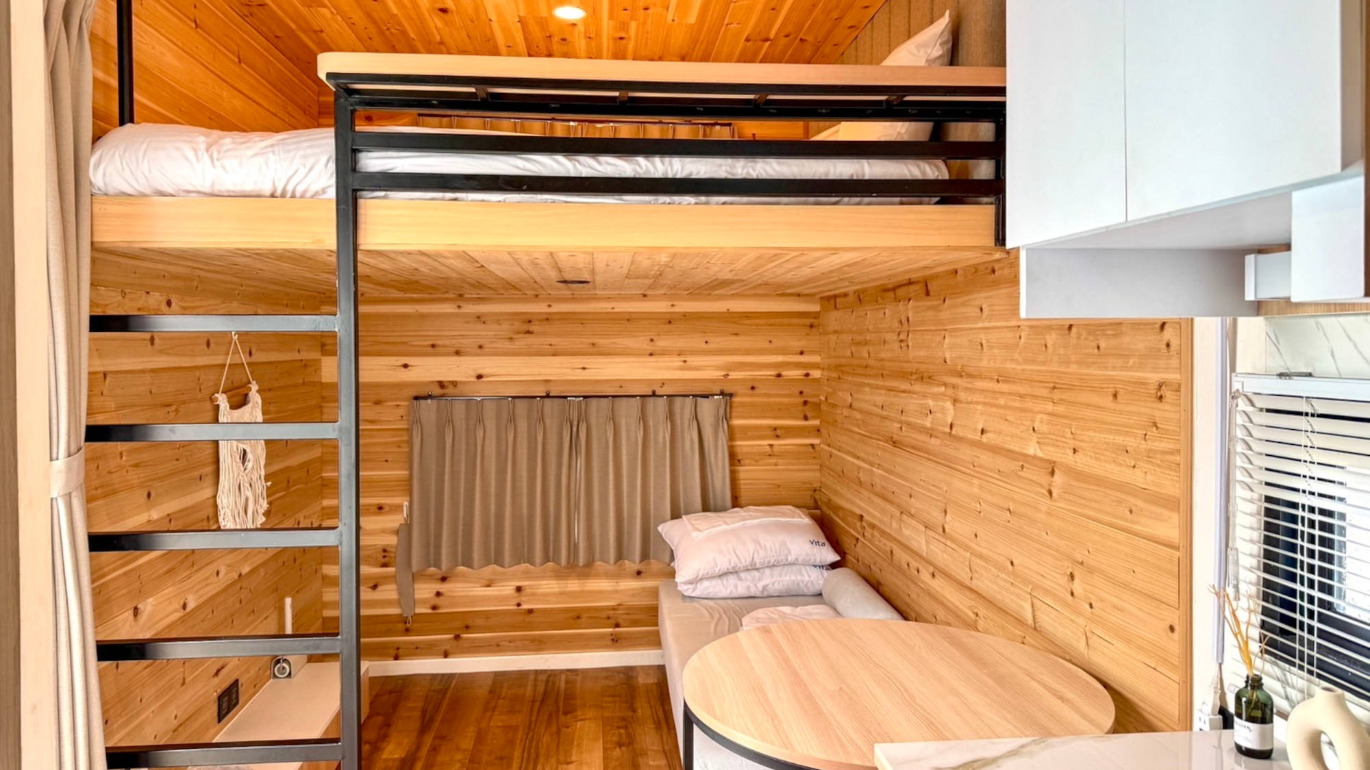 離れ１：ベッドスペース