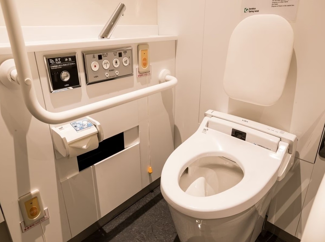 1F 共用_多目的トイレ