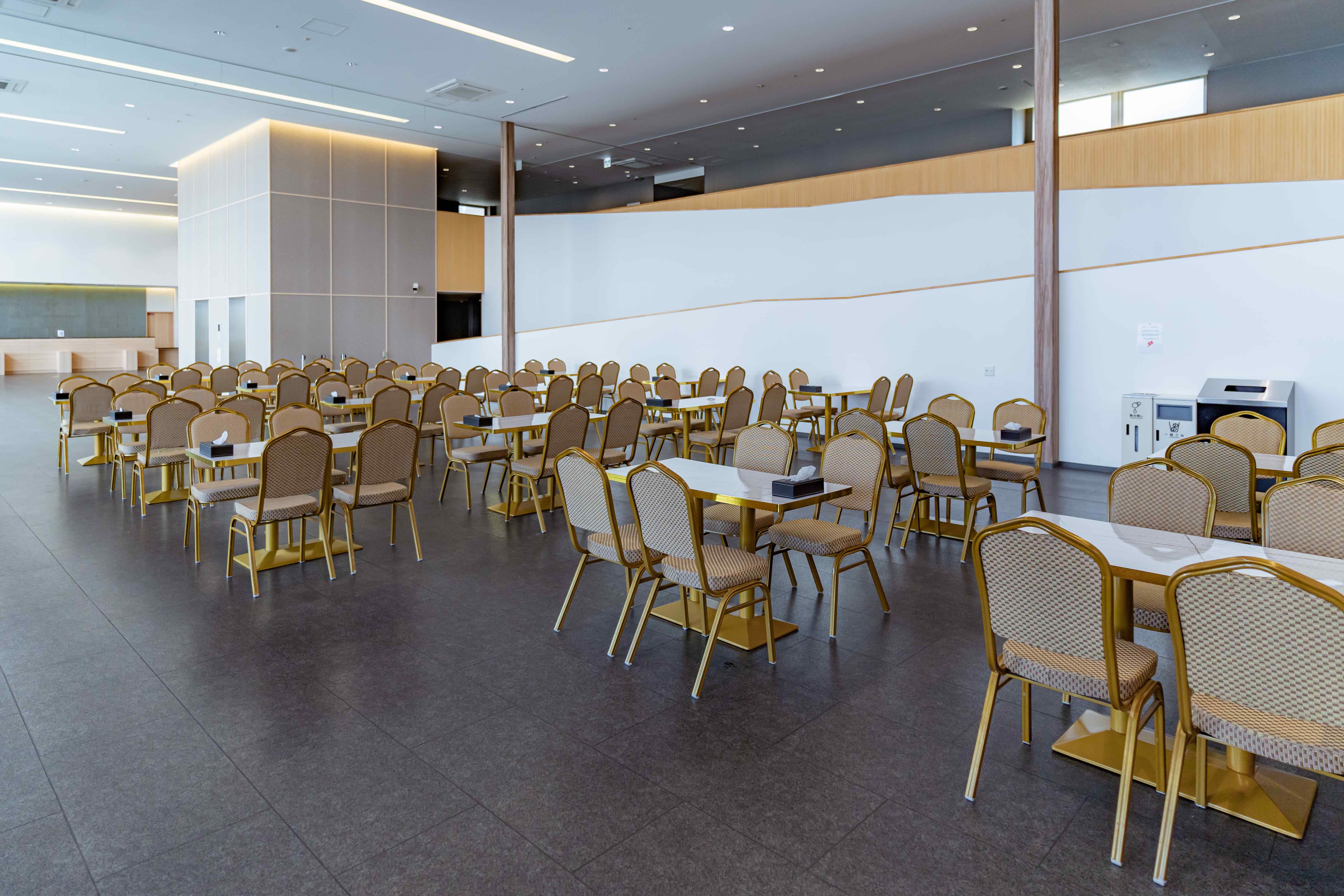 食堂 食事スペース