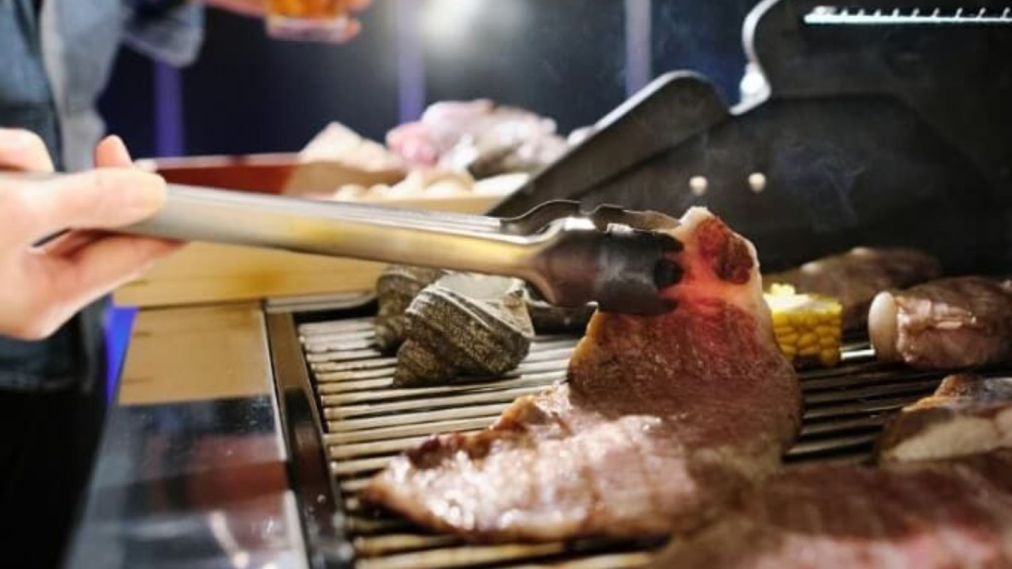 プールサイドテラスで愛犬と寛ぐBBQプラン｜漆光スイートステイ【1泊2食／6名様まで】