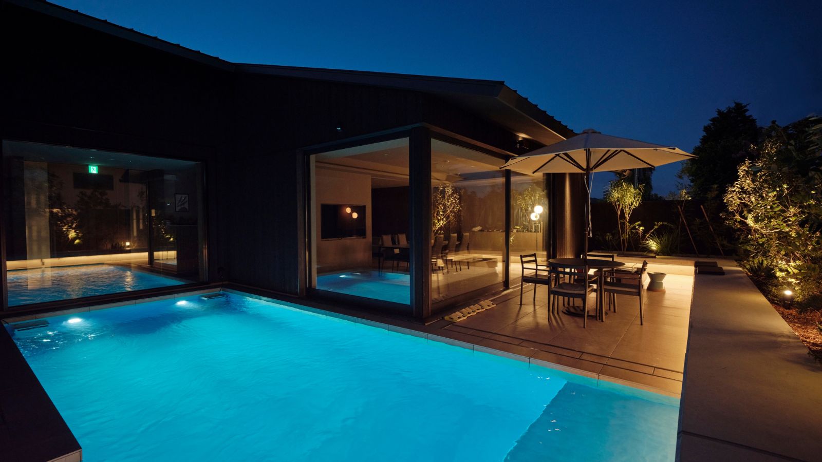 ヴィラA棟プール