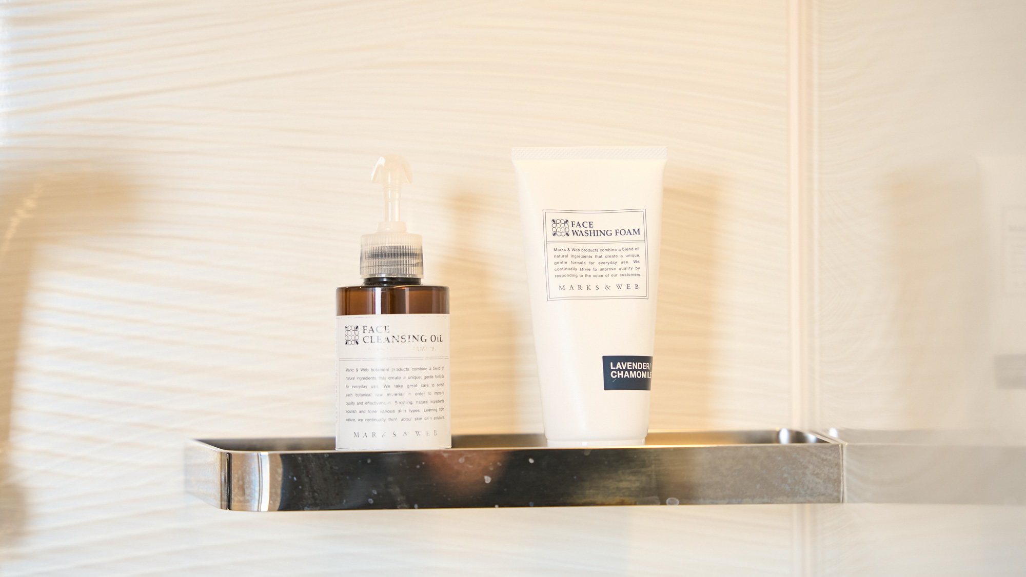 風呂備品：クレンジングや洗顔フォームもご用意しています