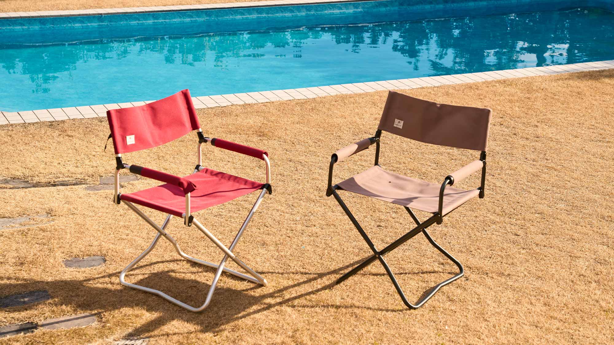 ガーデン：外でもくつろげるように、屋外チェア・屋外ソファ・デイベッド等を設置しています