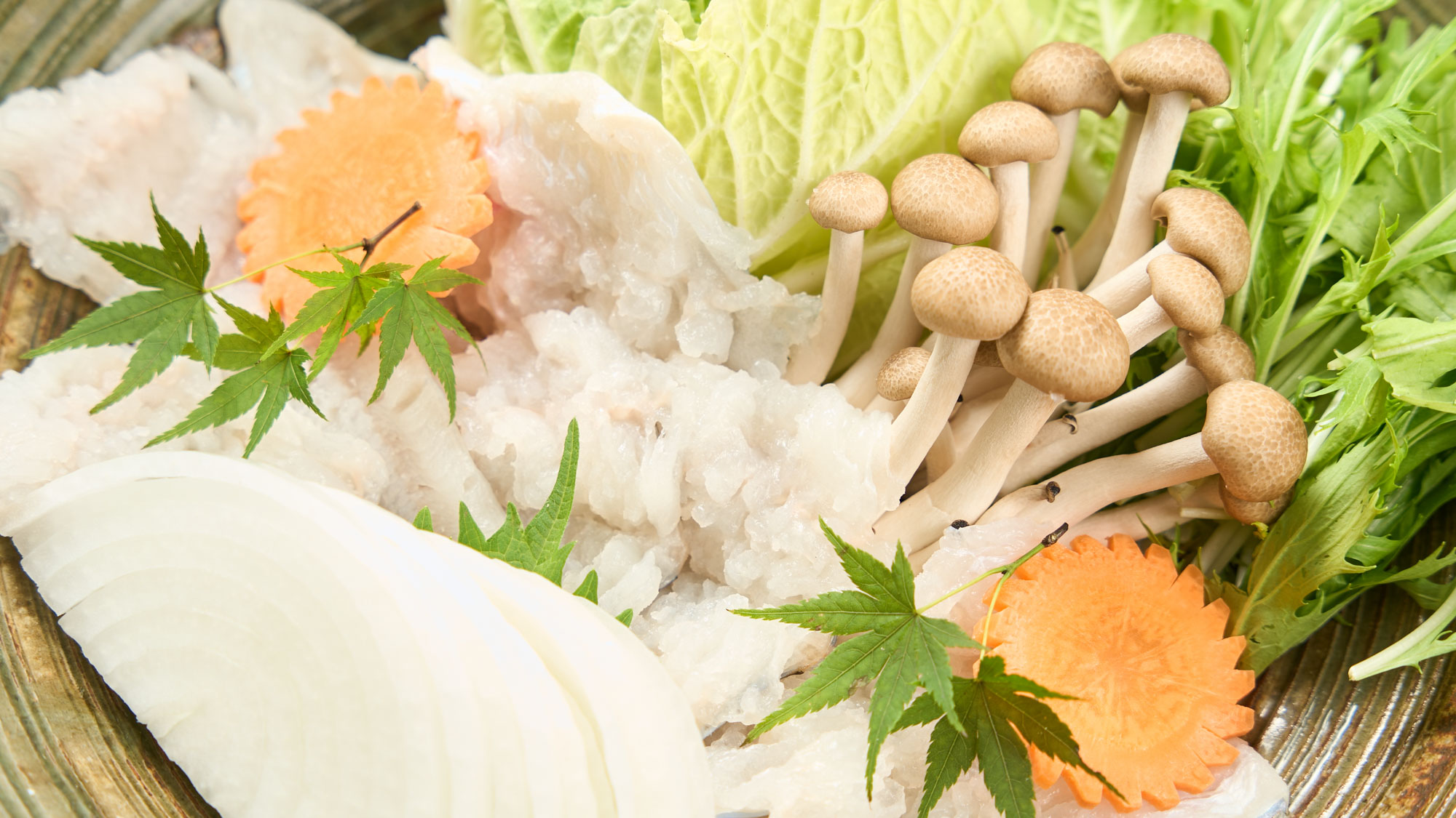 夕食（ケータリング）：旬のお魚のお鍋 　※時期により鯛しゃぶしゃぶ