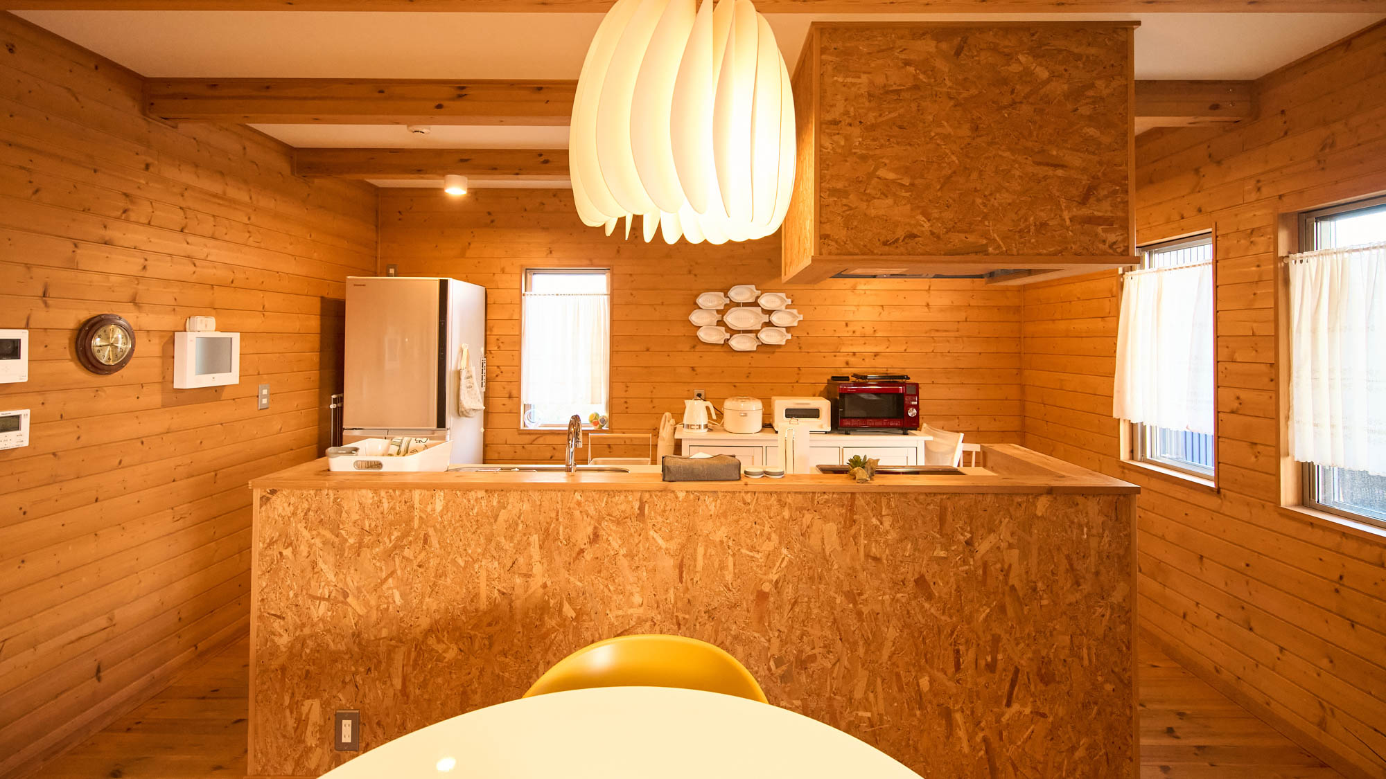 リビングが見渡せる対面キッチン