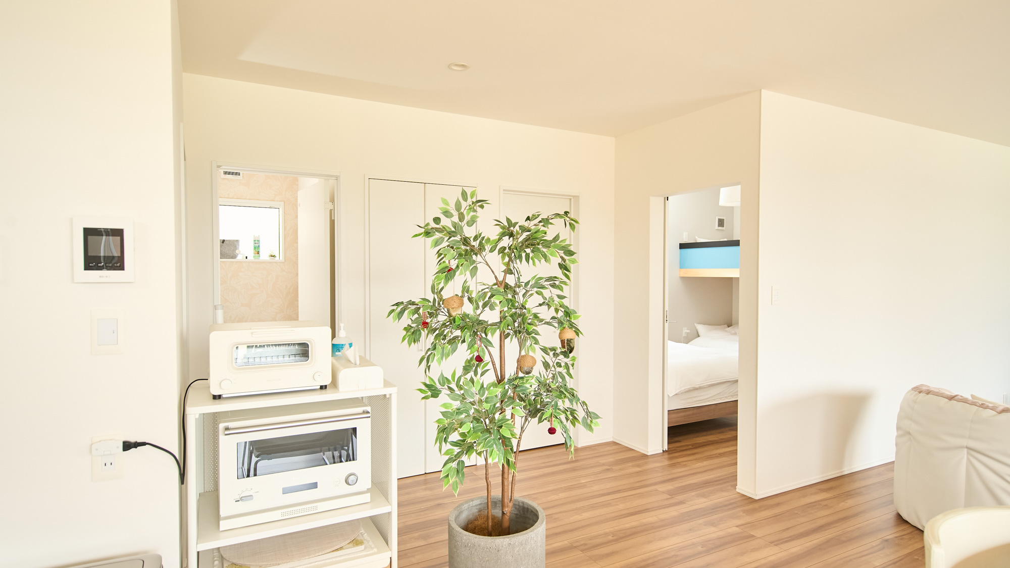 家具も家電もこだわって、過ごしやすくもラグジュアリーな体験をしていただけます