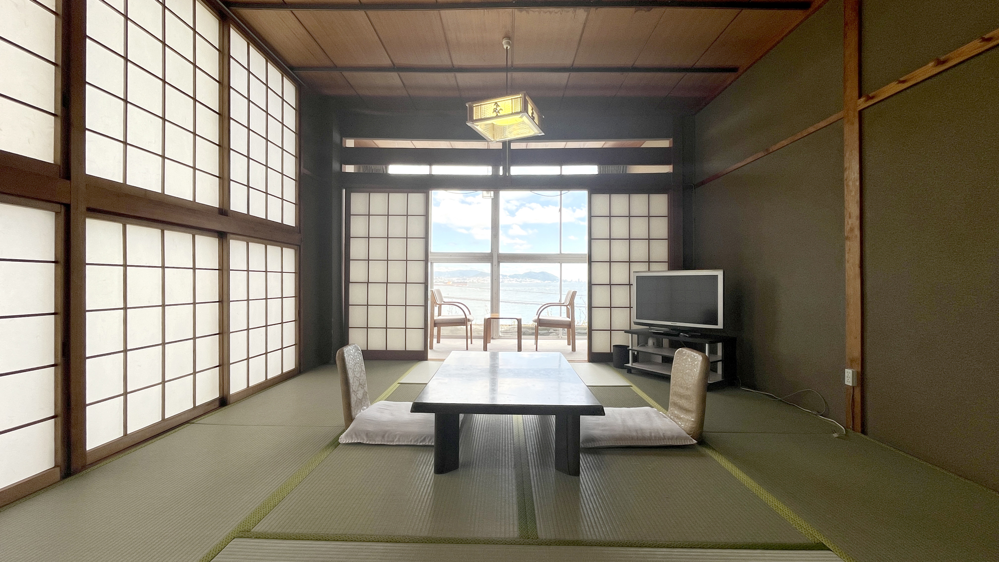 【別館・お部屋】本館と比べてかなり古い建物ですが格安です