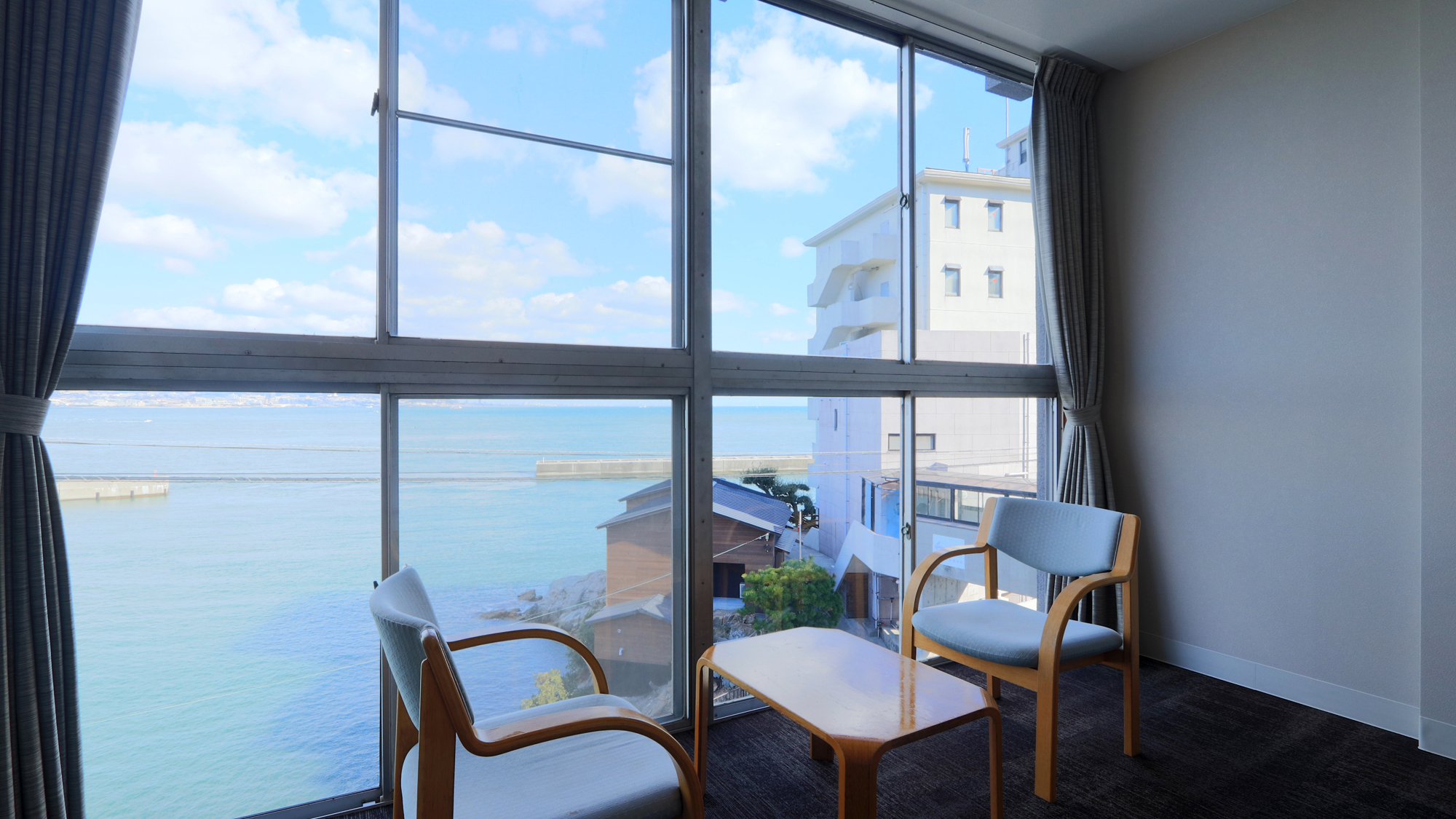 【別館ツイン・眺望あり】一面ガラス窓で最高の景色を♪