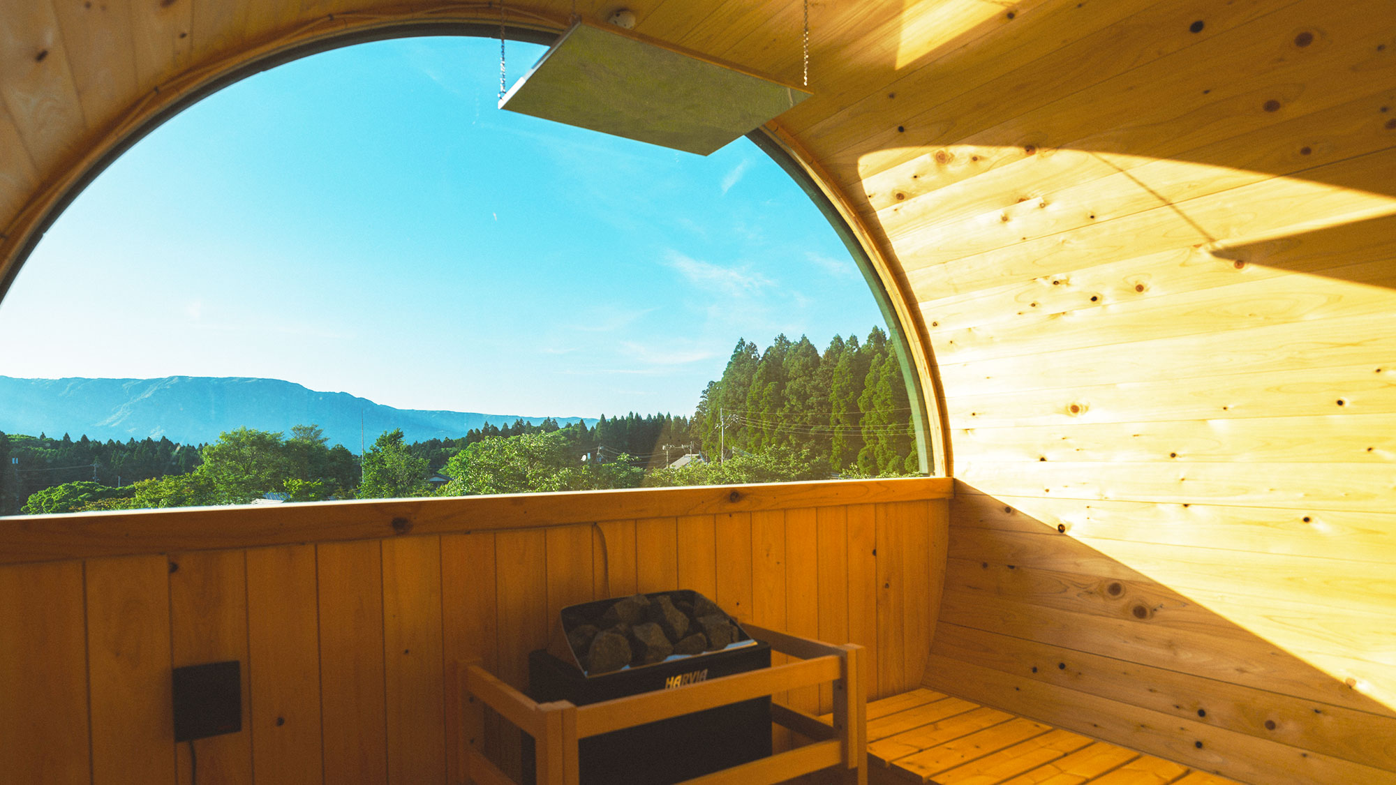 【／Sauna】サウナの室内からも景色を楽しむことができます。