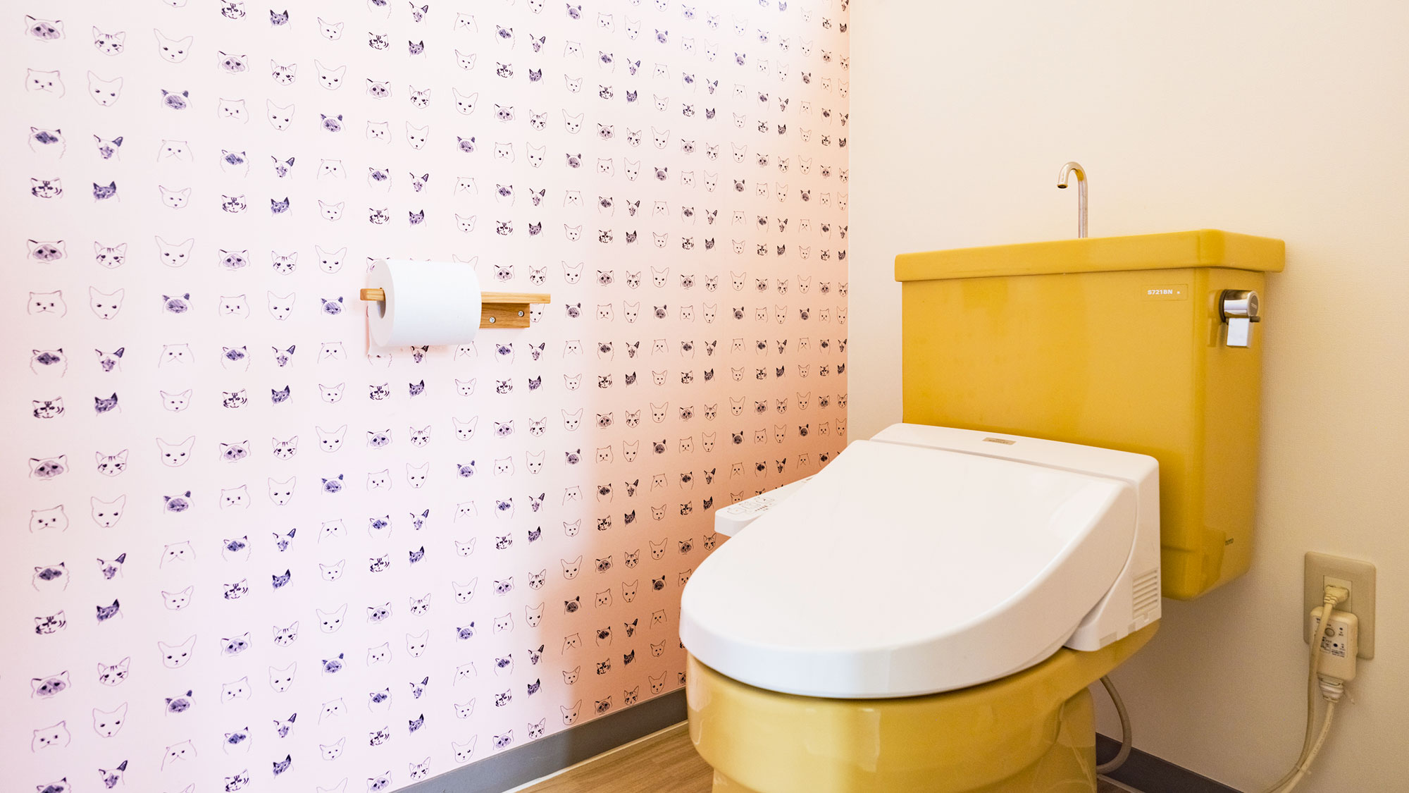 【／With Dogs・3号室（53㎡）】温水洗浄付きトイレを完備しております。