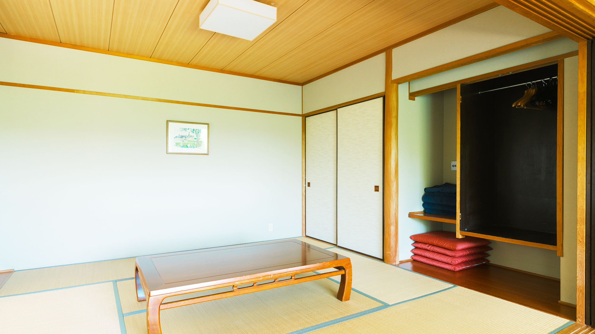 【／Lodge・和洋室】お布団を4組ご用意しております。