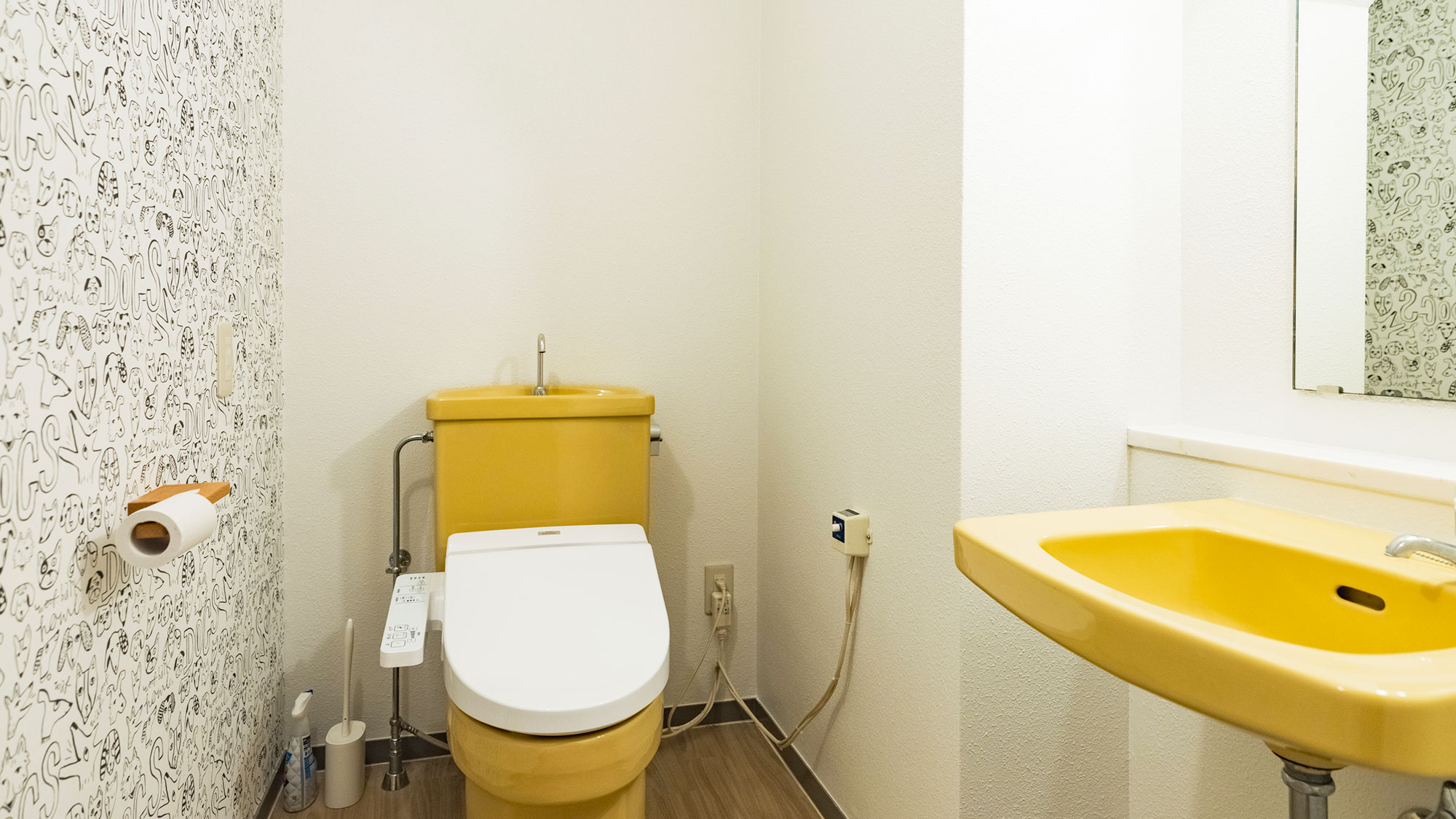 【／With Dogs・0号室（48㎡）】温水洗浄付きトイレを完備しております。