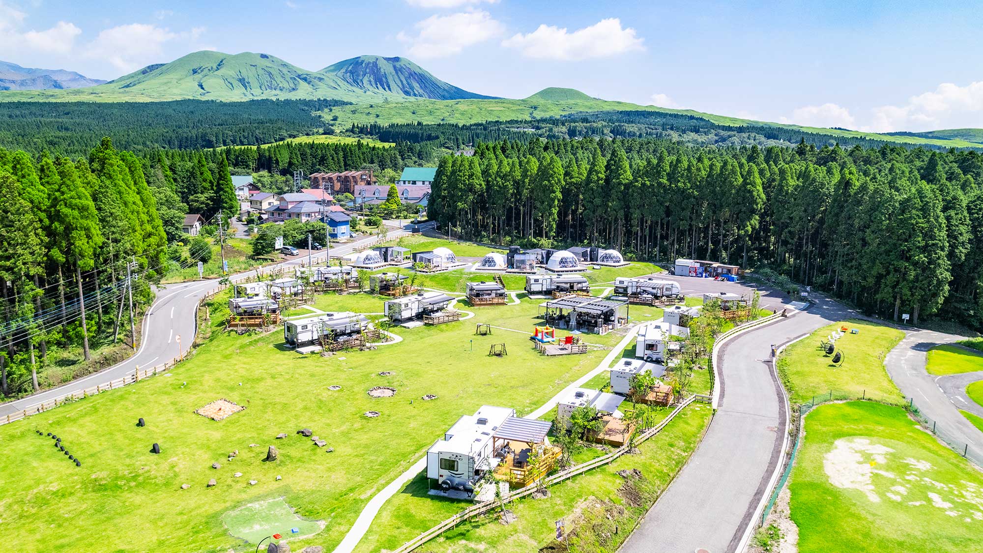 【コスギリゾート】大自然の中でのゴルフ、乗馬やBBQなどご家族やご友人の皆様でお楽しみいただます。