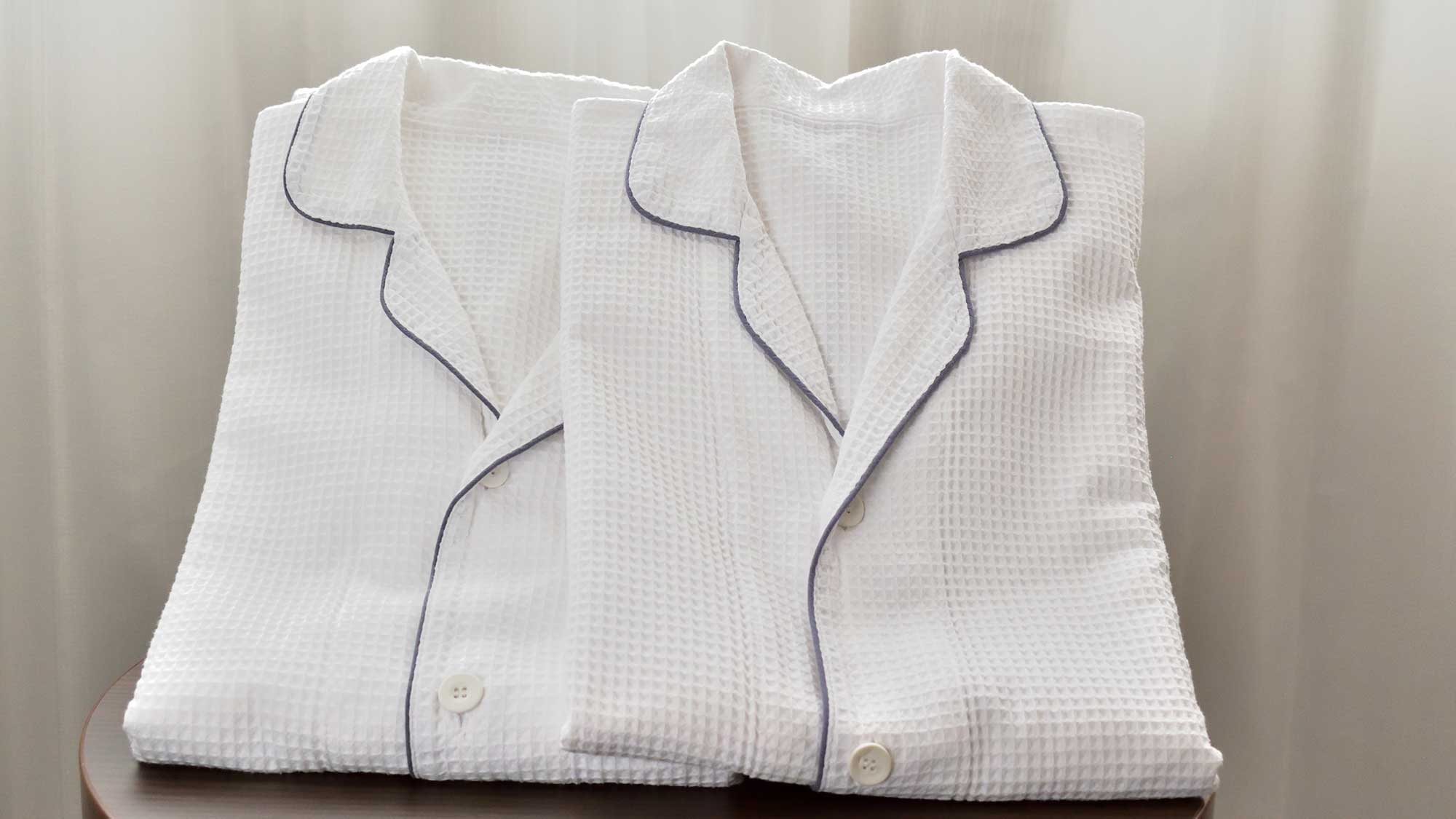 ・【ナイトウェア】人数分各客室に備え付けております（お子様用のサイズはございません）