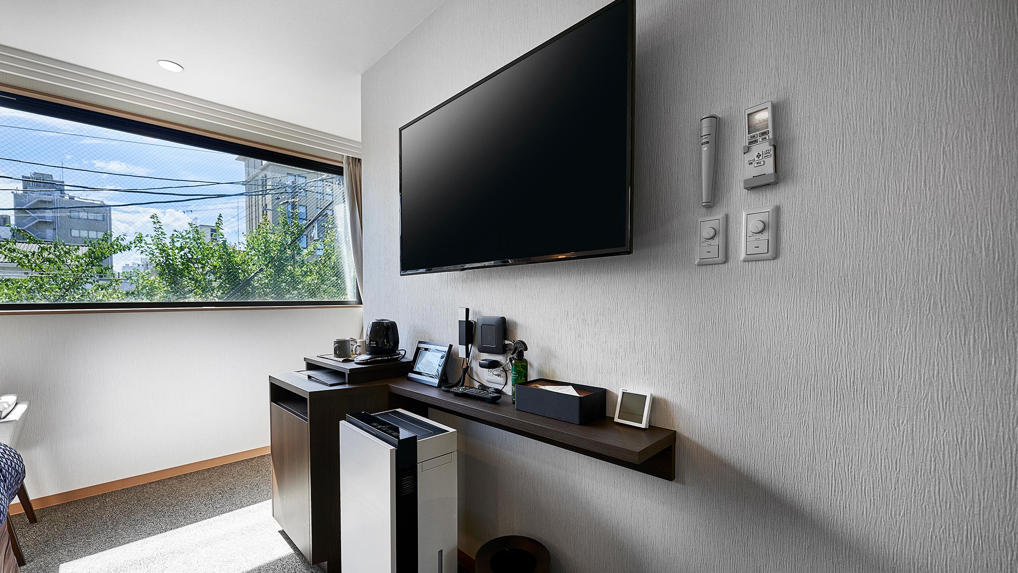 ・【デラックスツイン】Wi-Fiやテレビ、ケトル、空気清浄機なども設置　快適にお過ごしいただけます