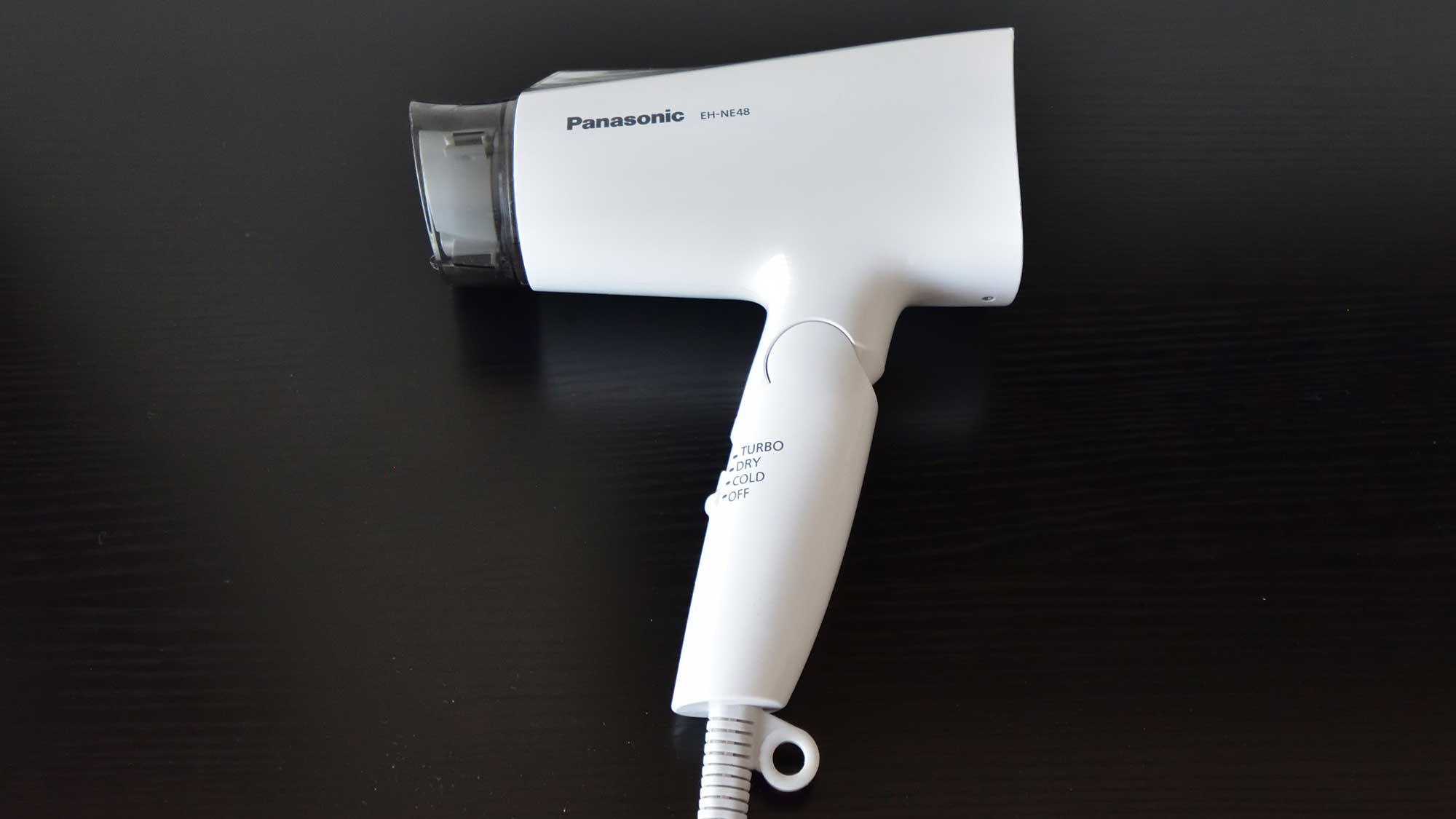 ・【備品・ドライヤー】お部屋には大風量タイプのマイナスイオン付きのドライヤーをご用意