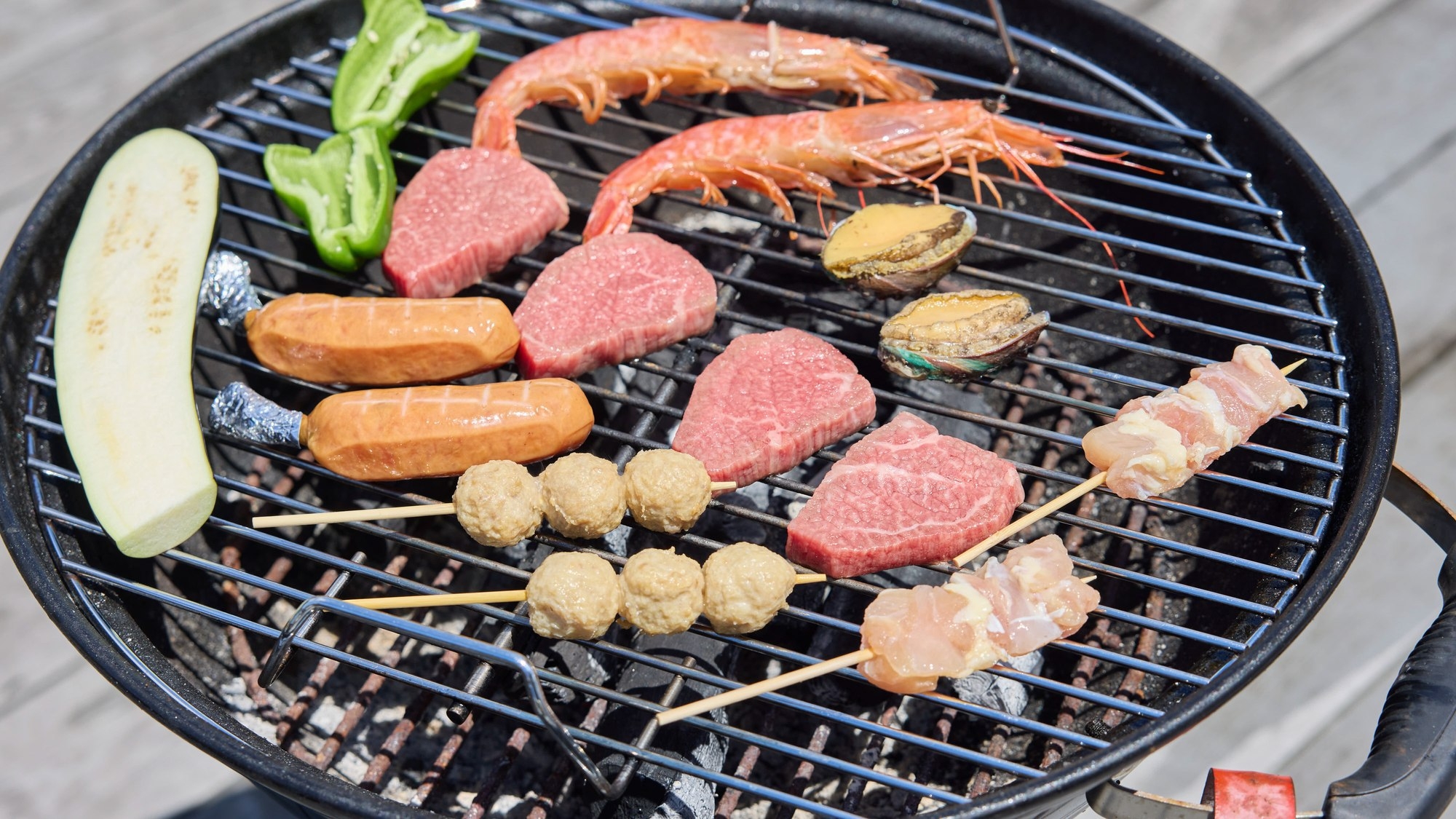 【BBQ】川や緑の自然を感じながらA5ランクの国産和牛を味わえる！食材の持ち込みも可能です〈夕食付〉