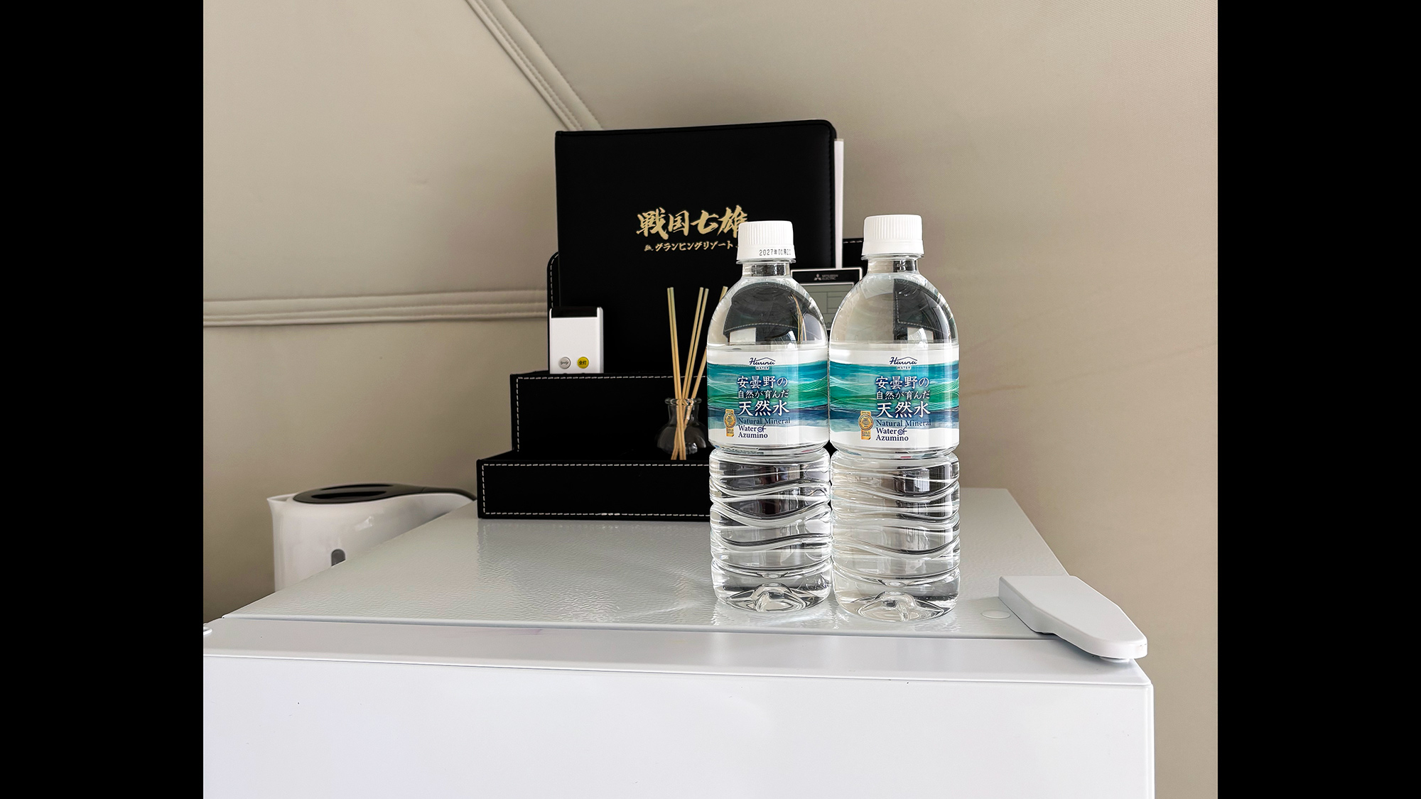 ・【共通設備】客室内のペットボトルのお水はご自由にお飲みください