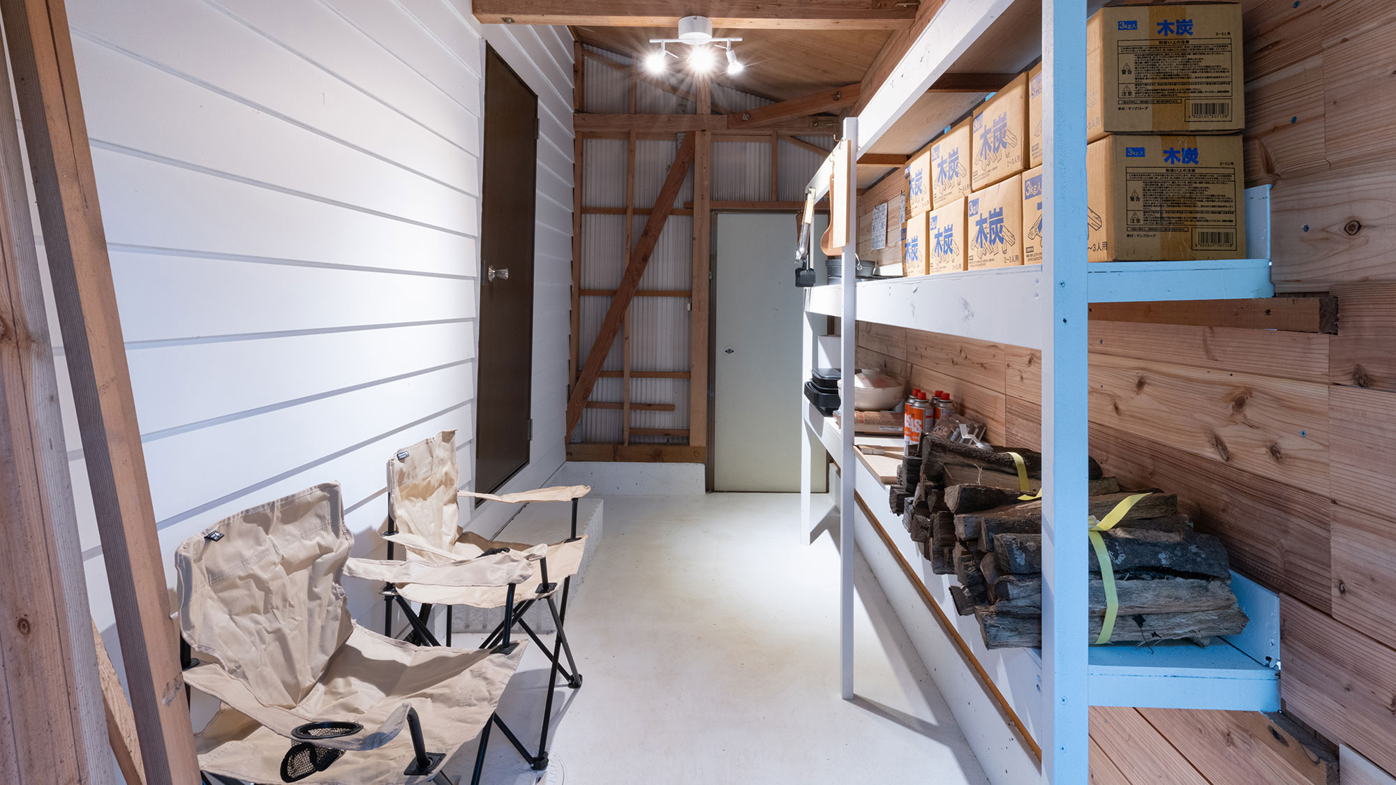 【プライベート倉庫】後ろ開けアウトドアワゴン・デッキチェア完備！