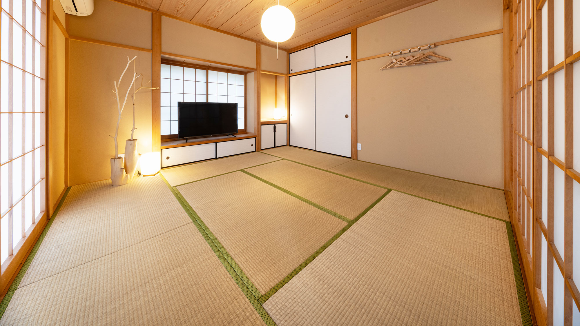 【和室】落ち着いた空間で心も体もリラックス。