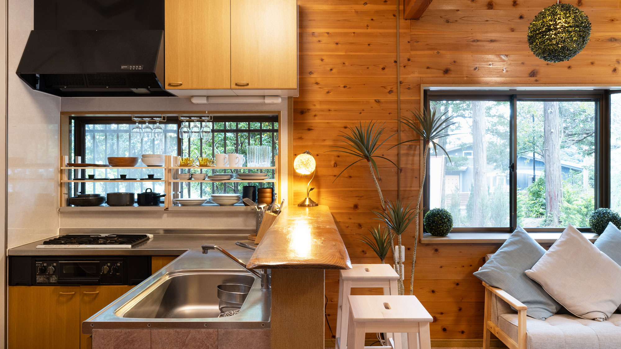 【キッチン】大切な人と料理を楽しみながら笑顔あふれるひととき。