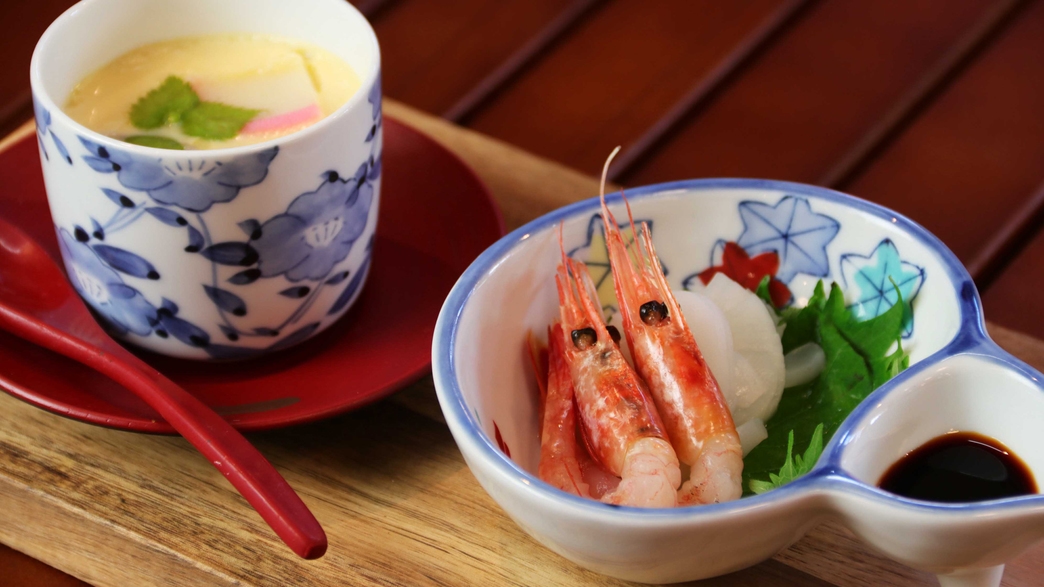 【夕食付き】朝食はいらないけど、夕食は宿でゆっくり地元食材を堪能♪