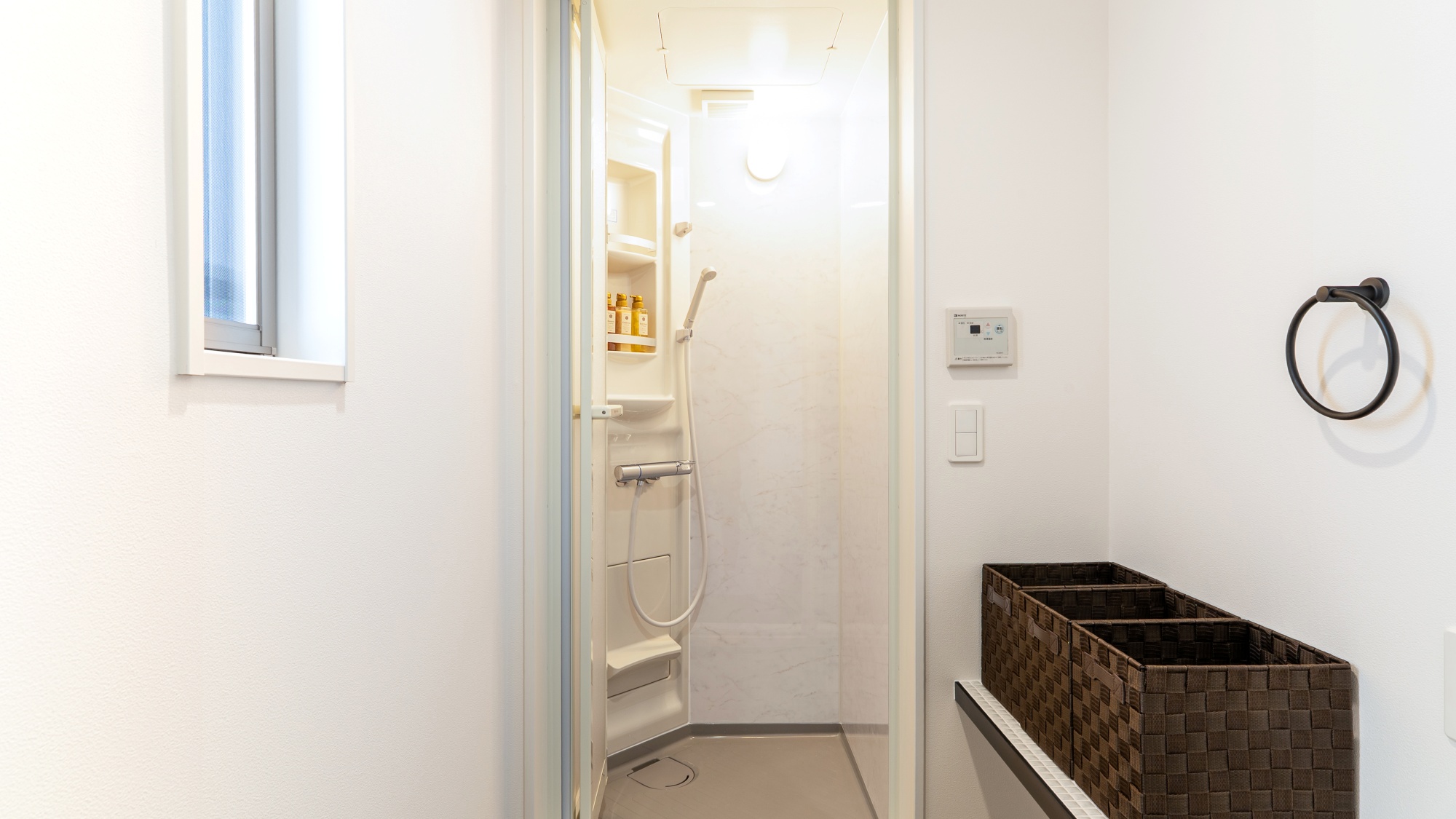 D棟：シャワールーム