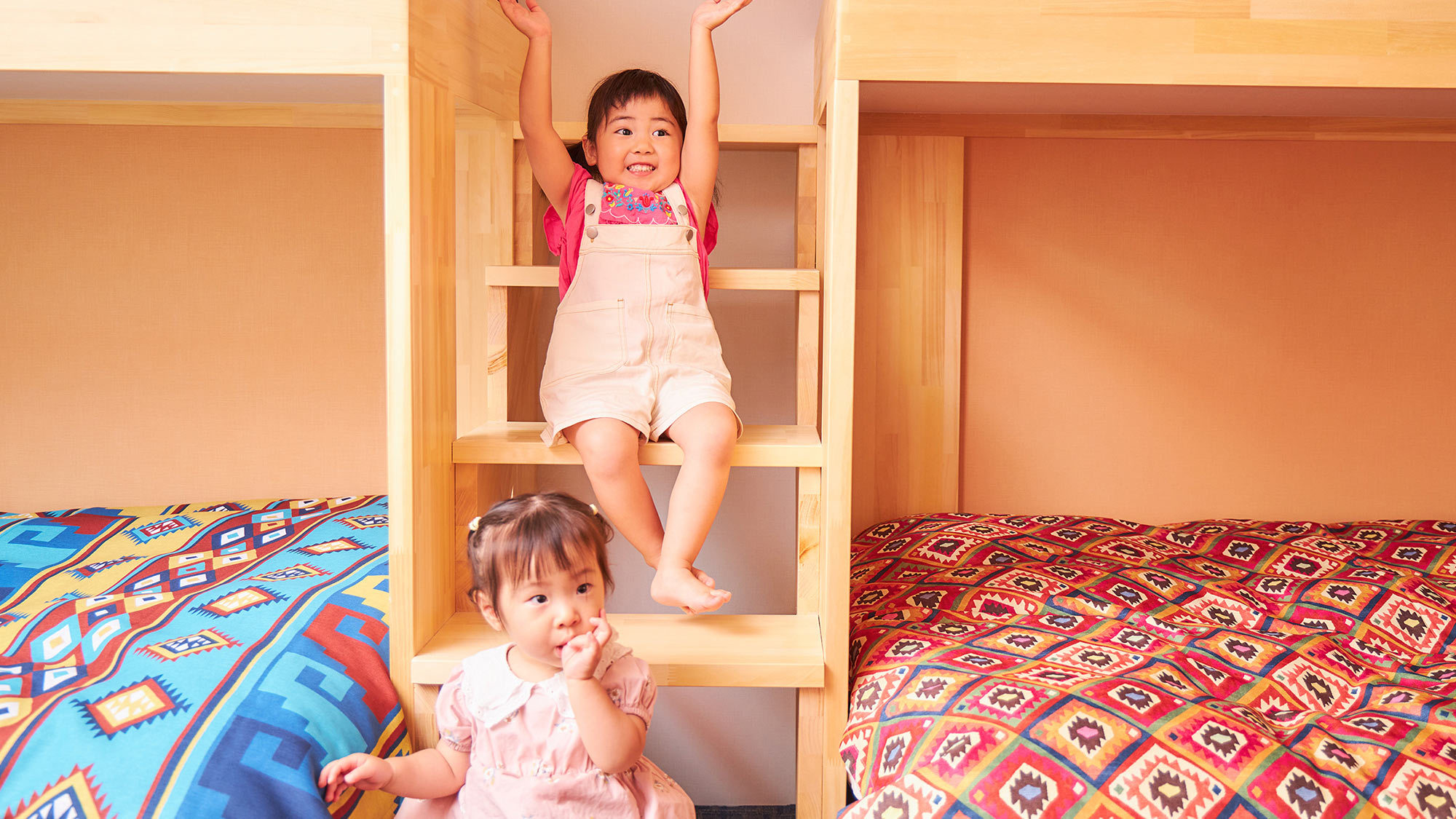 【カジュアル６】お子様が喜ぶ二段ベッドのお部屋です。
