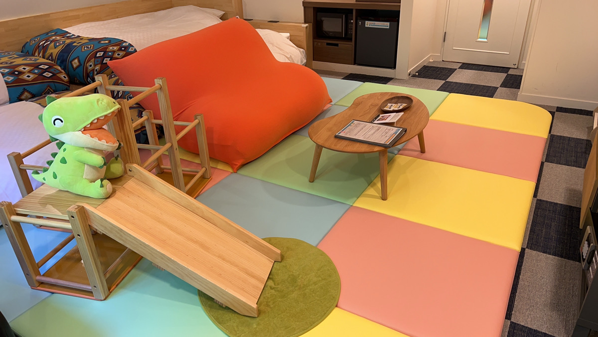 【パセランドルーム】小さいお子様が喜ぶキッズジャングルジム付き