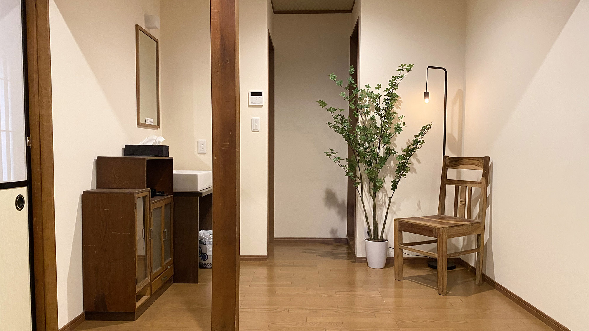 ・【パウダールーム】ゆったりご利用いただき、気持ちのよい1日のスタートをお迎えください